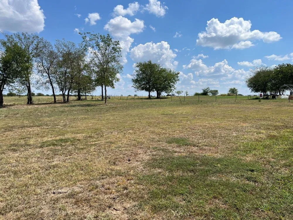 Manufactured Home For Sale in Van Zandt County , 611 E Broadmore Avenue, Wills Point, Texas 75169, 3 Bedroom, 2 Bathroom, Garage spaces, 1,344 Sqft, built in 1983, mls#21382241, Real Estate Agent in Wills Point, Homes For Sale in Van Zandt county, Homes For Sale in Wills Point, Realtor in Wills Point Texas, Real Estate Brokerage Independent Realty Texas, Luminita Cordes Realtor