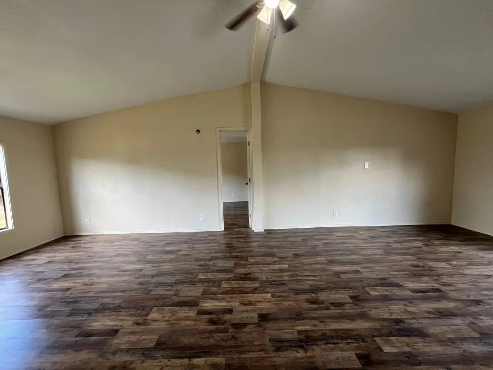 Manufactured Home For Sale in Van Zandt County , 611 E Broadmore Avenue, Wills Point, Texas 75169, 3 Bedroom, 2 Bathroom, Garage spaces, 1,344 Sqft, built in 1983, mls#21382241, Real Estate Agent in Wills Point, Homes For Sale in Van Zandt county, Homes For Sale in Wills Point, Realtor in Wills Point Texas, Real Estate Brokerage Independent Realty Texas, Luminita Cordes Realtor