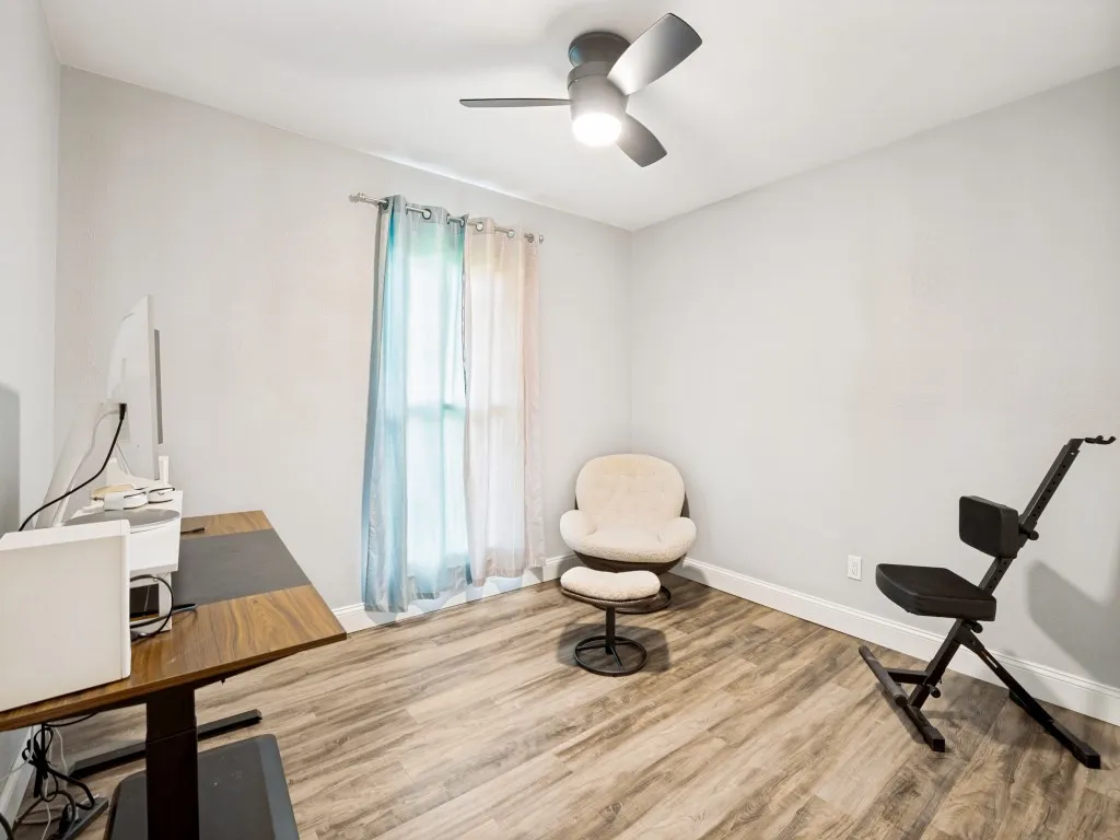 Single Family Residence For Sale in Denton County , 4505 Queen Circle, The Colony, Texas 75056, 3 Bedroom, 2 Bathroom, 2 Garage spaces, 1,590 Sqft, built in 1986, mls#21382244, Real Estate Agent in The Colony, Homes For Sale in Denton county, Homes For Sale in The Colony, Realtor in The Colony Texas, Real Estate Brokerage Independent Realty Texas, Luminita Cordes Realtor