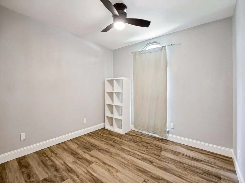 Single Family Residence For Sale in Denton County , 4505 Queen Circle, The Colony, Texas 75056, 3 Bedroom, 2 Bathroom, 2 Garage spaces, 1,590 Sqft, built in 1986, mls#21382244, Real Estate Agent in The Colony, Homes For Sale in Denton county, Homes For Sale in The Colony, Realtor in The Colony Texas, Real Estate Brokerage Independent Realty Texas, Luminita Cordes Realtor
