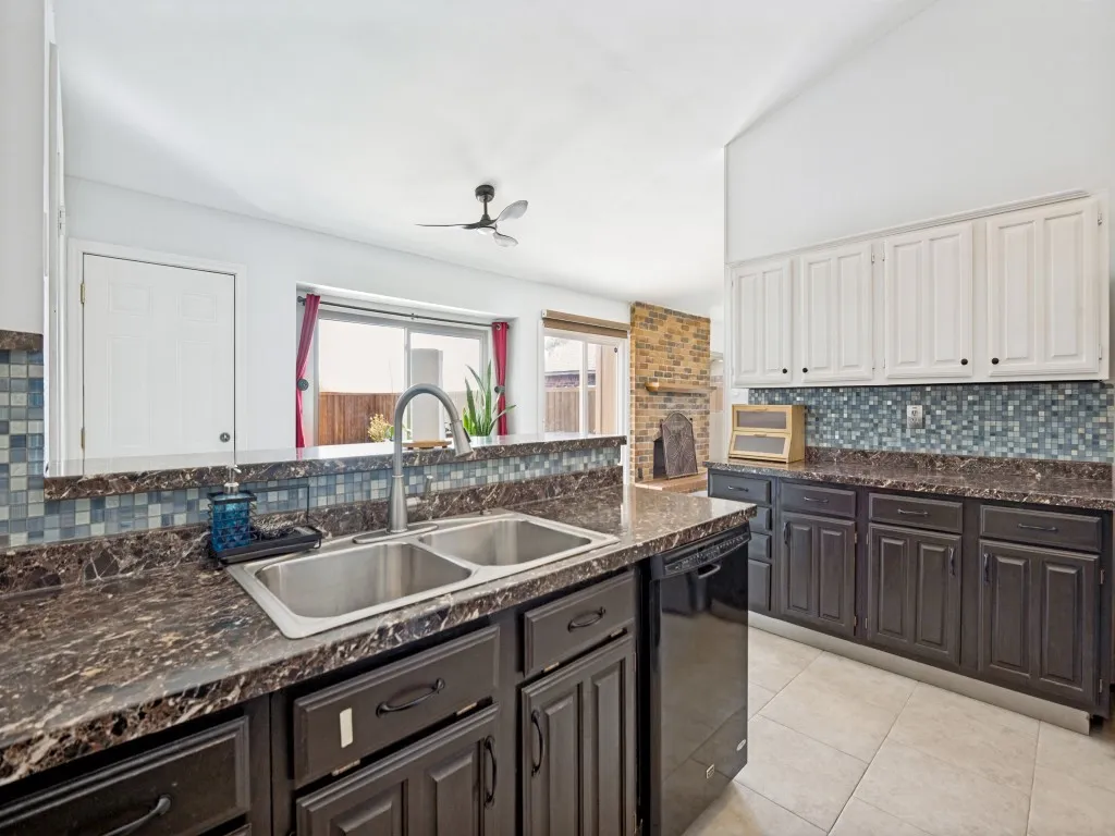 Single Family Residence For Sale in Denton County , 4505 Queen Circle, The Colony, Texas 75056, 3 Bedroom, 2 Bathroom, 2 Garage spaces, 1,590 Sqft, built in 1986, mls#21382244, Real Estate Agent in The Colony, Homes For Sale in Denton county, Homes For Sale in The Colony, Realtor in The Colony Texas, Real Estate Brokerage Independent Realty Texas, Luminita Cordes Realtor