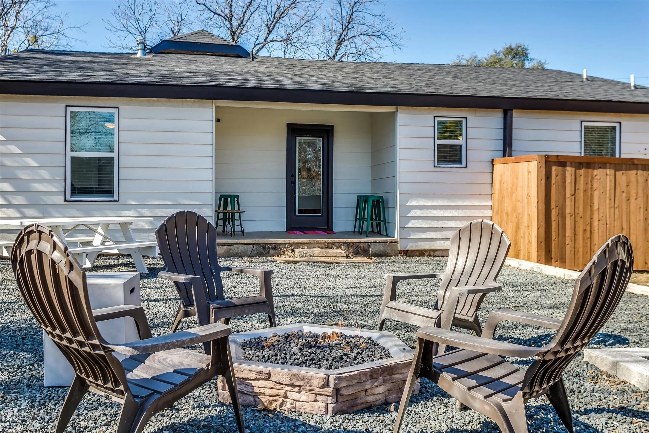 Single Family Residence For Sale in Hood County , 323 S Hannaford Street, Granbury, Texas 76048, 3 Bedroom, 2 Bathroom, 3 Garage spaces, 1,600 Sqft, built in 1953, mls#21382230, Real Estate Agent in Granbury, Homes For Sale in Hood county, Homes For Sale in Granbury, Realtor in Granbury Texas, Real Estate Brokerage Independent Realty Texas, Luminita Cordes Realtor