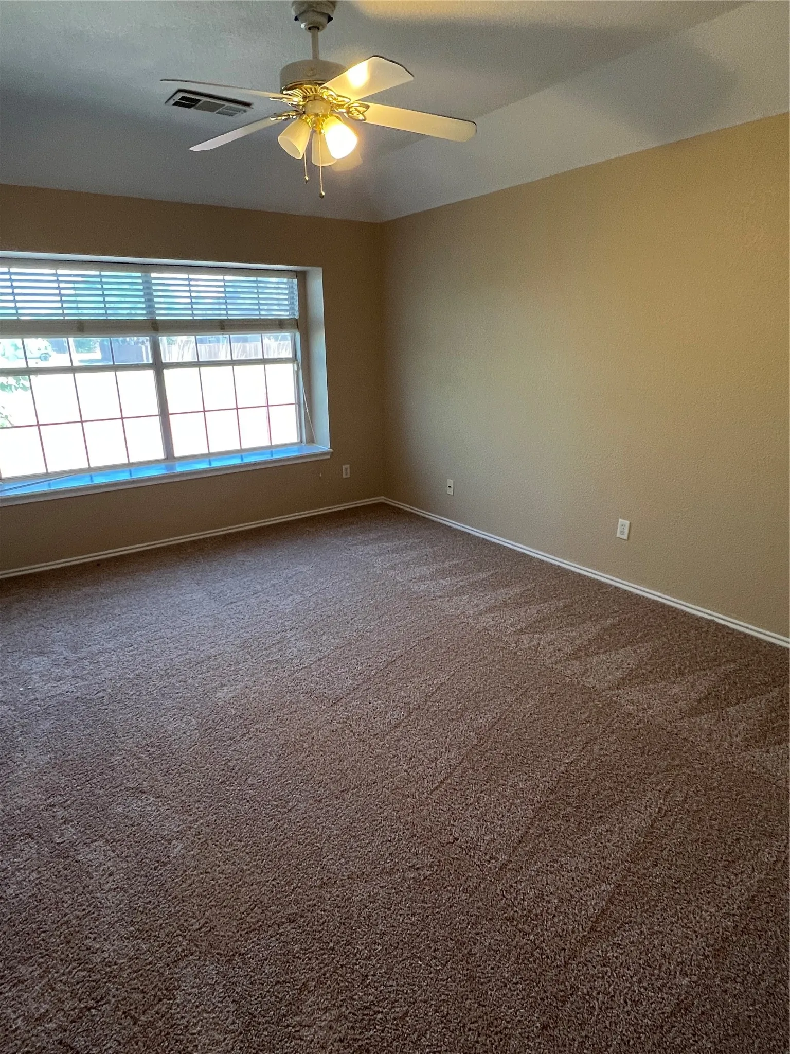 Single Family Residence For Rent in Denton County , 902 Brose Drive, Lewisville, Texas 75067, 3 Bedroom, 3 Bathroom, 2 Garage spaces, 1,453 Sqft, built in 1999, mls#21382240, Real Estate Agent in Lewisville, Homes For Rent in Denton county, Homes For Rent in Lewisville, Realtor in Lewisville Texas, Real Estate Brokerage Independent Realty Texas, Luminita Cordes Realtor