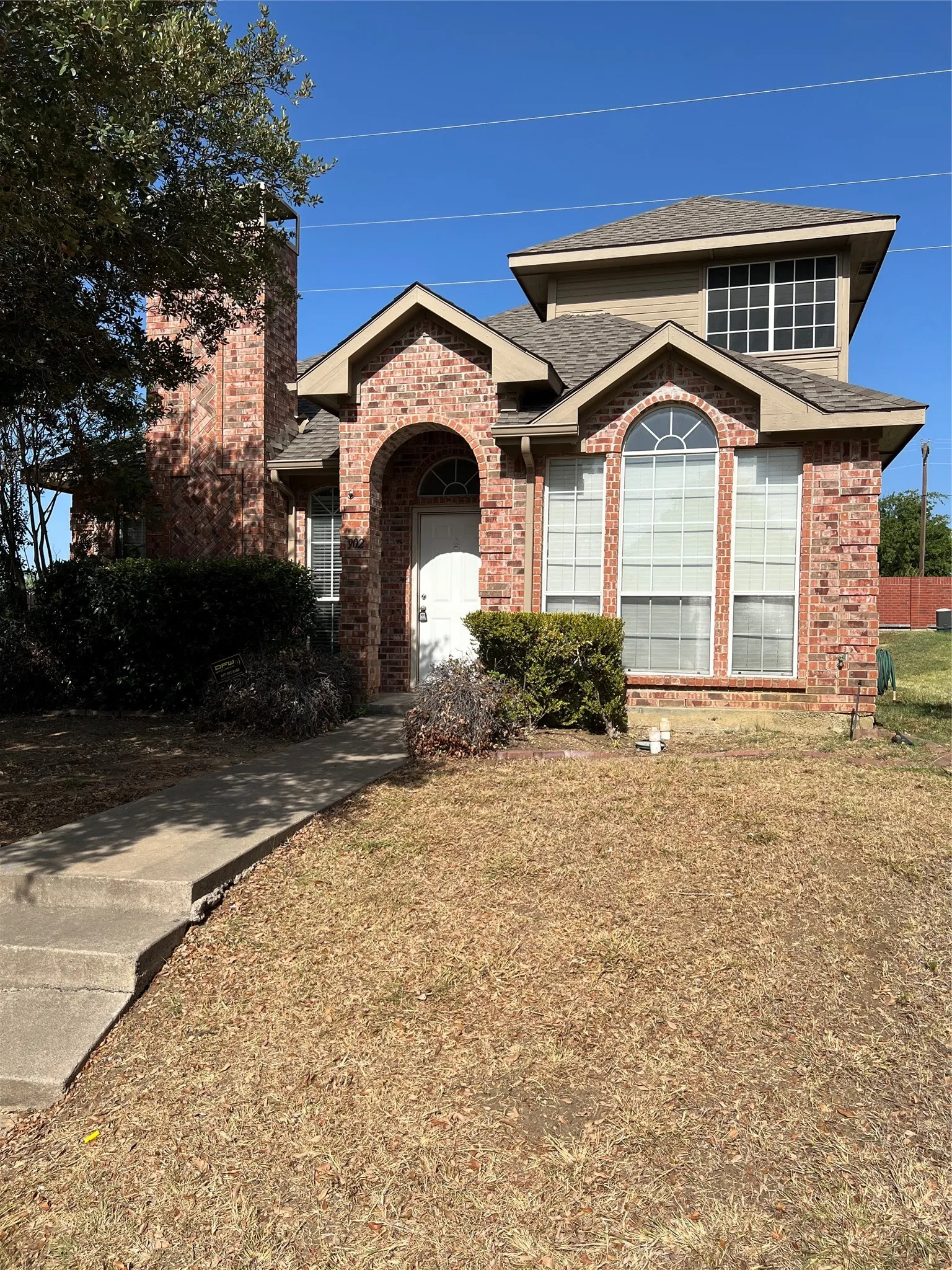 Single Family Residence For Rent in Denton County , 902 Brose Drive, Lewisville, Texas 75067, 3 Bedroom, 3 Bathroom, 2 Garage spaces, 1,453 Sqft, built in 1999, mls#21382240, Real Estate Agent in Lewisville, Homes For Rent in Denton county, Homes For Rent in Lewisville, Realtor in Lewisville Texas, Real Estate Brokerage Independent Realty Texas, Luminita Cordes Realtor