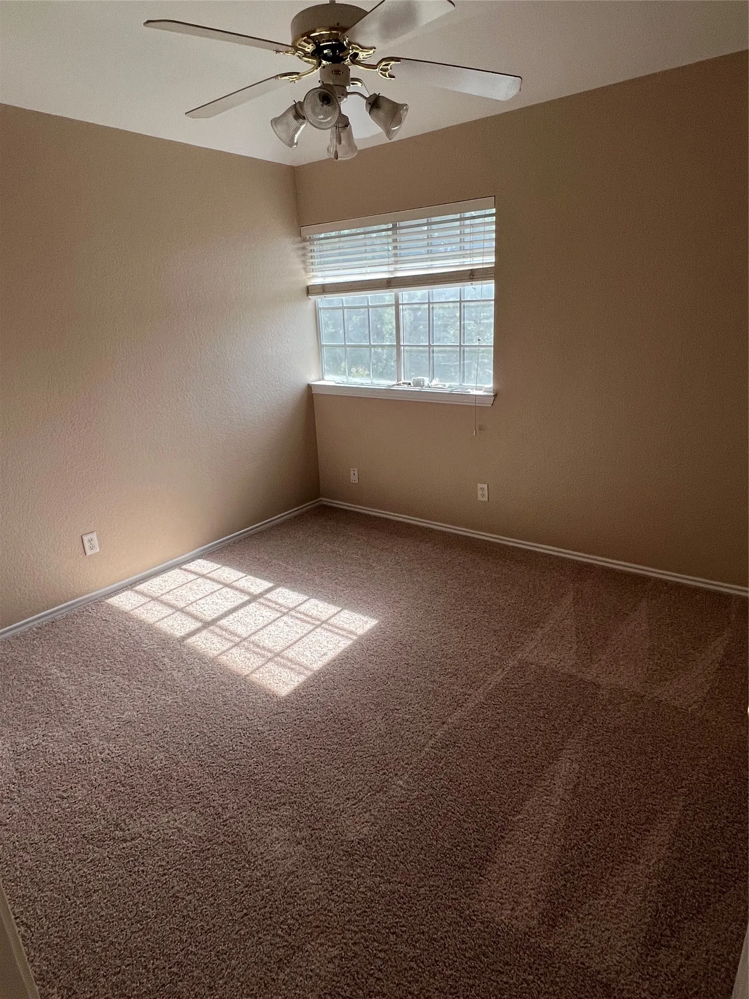 Single Family Residence For Rent in Denton County , 902 Brose Drive, Lewisville, Texas 75067, 3 Bedroom, 3 Bathroom, 2 Garage spaces, 1,453 Sqft, built in 1999, mls#21382240, Real Estate Agent in Lewisville, Homes For Rent in Denton county, Homes For Rent in Lewisville, Realtor in Lewisville Texas, Real Estate Brokerage Independent Realty Texas, Luminita Cordes Realtor