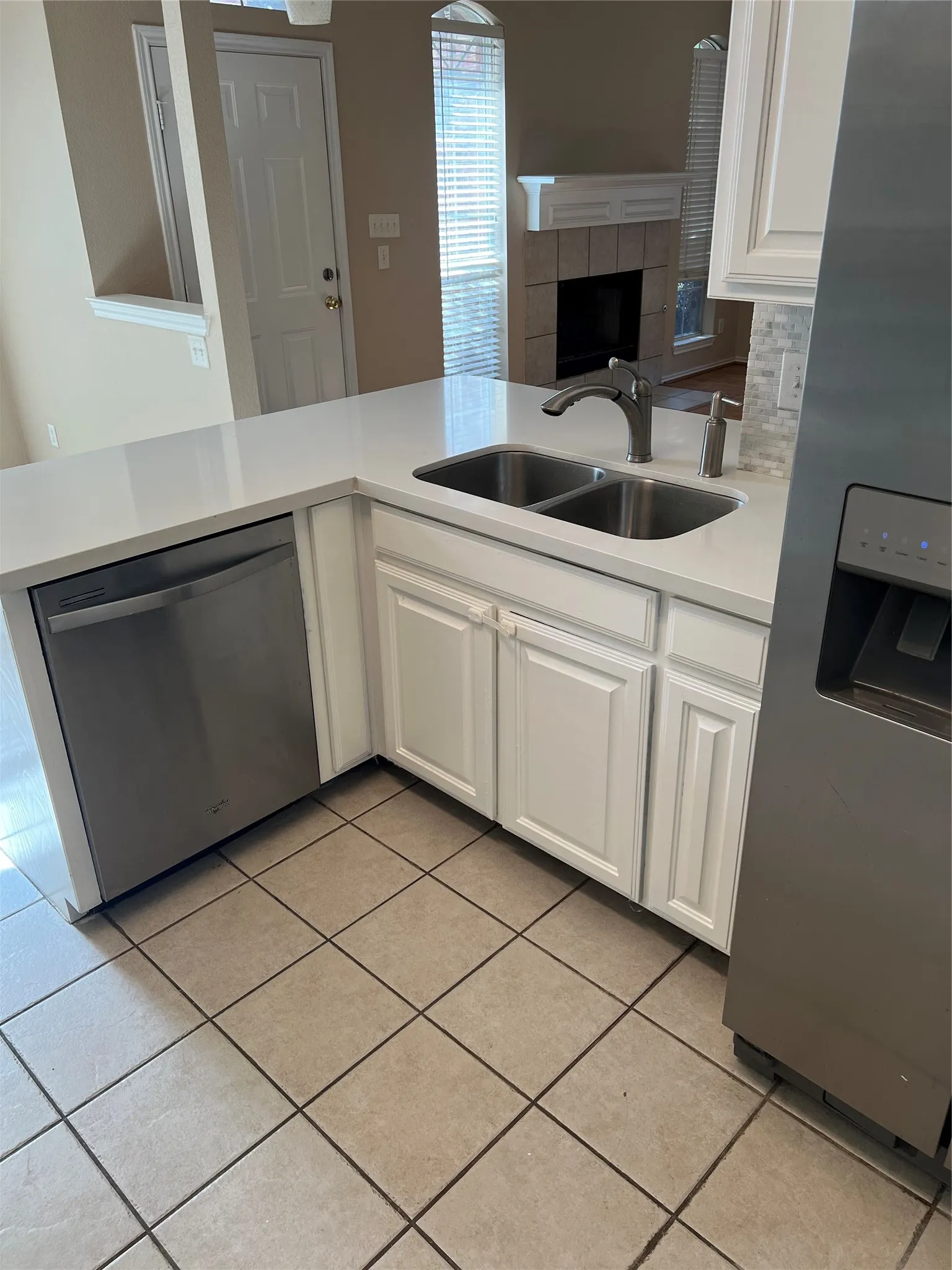 Single Family Residence For Rent in Denton County , 902 Brose Drive, Lewisville, Texas 75067, 3 Bedroom, 3 Bathroom, 2 Garage spaces, 1,453 Sqft, built in 1999, mls#21382240, Real Estate Agent in Lewisville, Homes For Rent in Denton county, Homes For Rent in Lewisville, Realtor in Lewisville Texas, Real Estate Brokerage Independent Realty Texas, Luminita Cordes Realtor