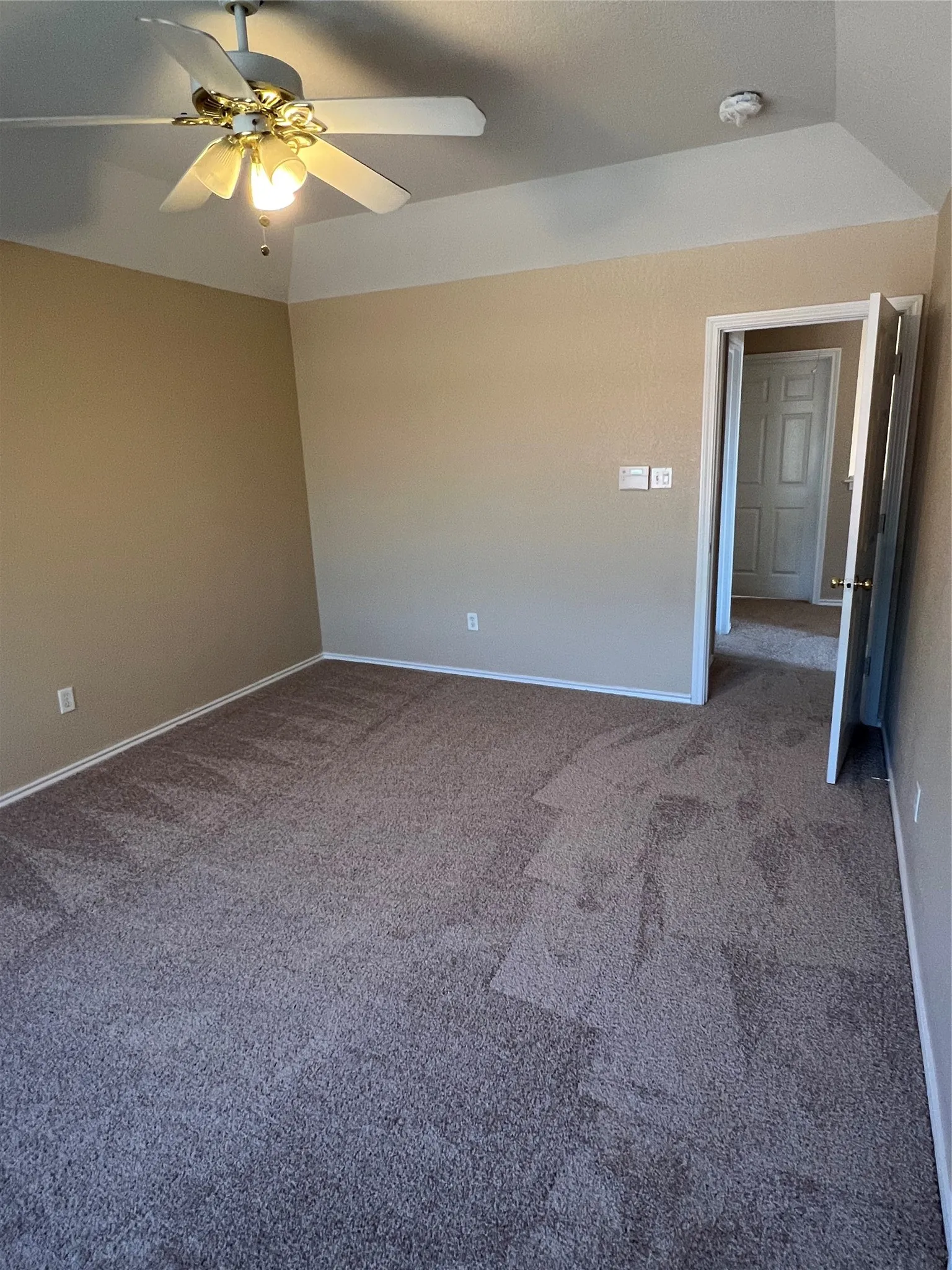 Single Family Residence For Rent in Denton County , 902 Brose Drive, Lewisville, Texas 75067, 3 Bedroom, 3 Bathroom, 2 Garage spaces, 1,453 Sqft, built in 1999, mls#21382240, Real Estate Agent in Lewisville, Homes For Rent in Denton county, Homes For Rent in Lewisville, Realtor in Lewisville Texas, Real Estate Brokerage Independent Realty Texas, Luminita Cordes Realtor