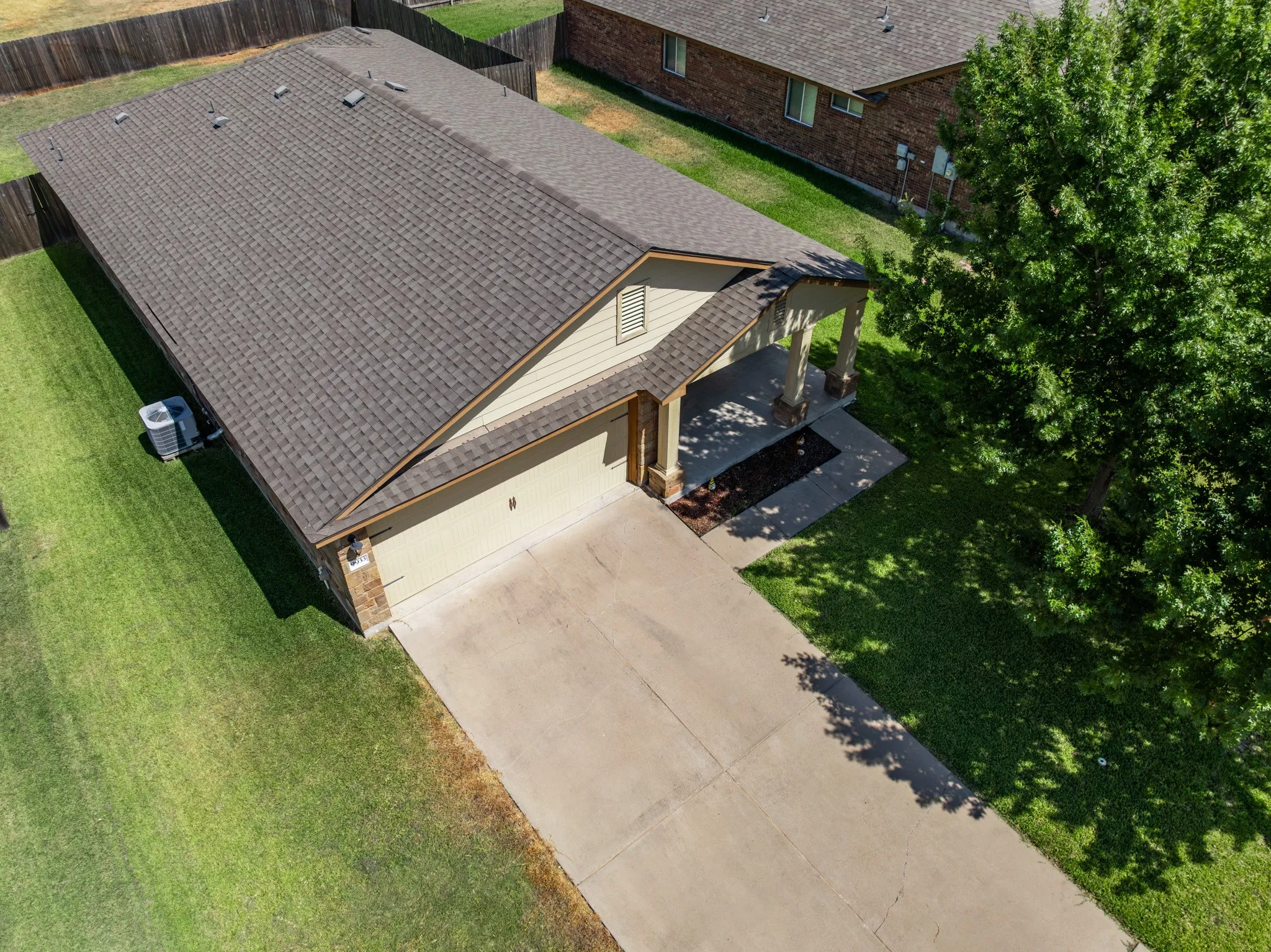Single Family Residence For Sale in Mc Lennan County , 9933 Iron Horse Trail, Waco, Texas 76708, 3 Bedroom, 2 Bathroom, 1 Garage spaces, 1,371 Sqft, built in 2011, mls#21381959, Real Estate Agent in Waco, Homes For Sale in Mc Lennan county, Homes For Sale in Waco, Realtor in Waco Texas, Real Estate Brokerage Independent Realty Texas, Luminita Cordes Realtor