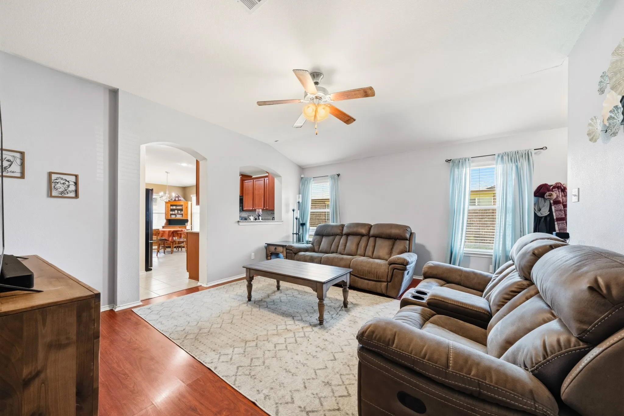 Single Family Residence For Sale in Mc Lennan County , 9933 Iron Horse Trail, Waco, Texas 76708, 3 Bedroom, 2 Bathroom, 1 Garage spaces, 1,371 Sqft, built in 2011, mls#21381959, Real Estate Agent in Waco, Homes For Sale in Mc Lennan county, Homes For Sale in Waco, Realtor in Waco Texas, Real Estate Brokerage Independent Realty Texas, Luminita Cordes Realtor