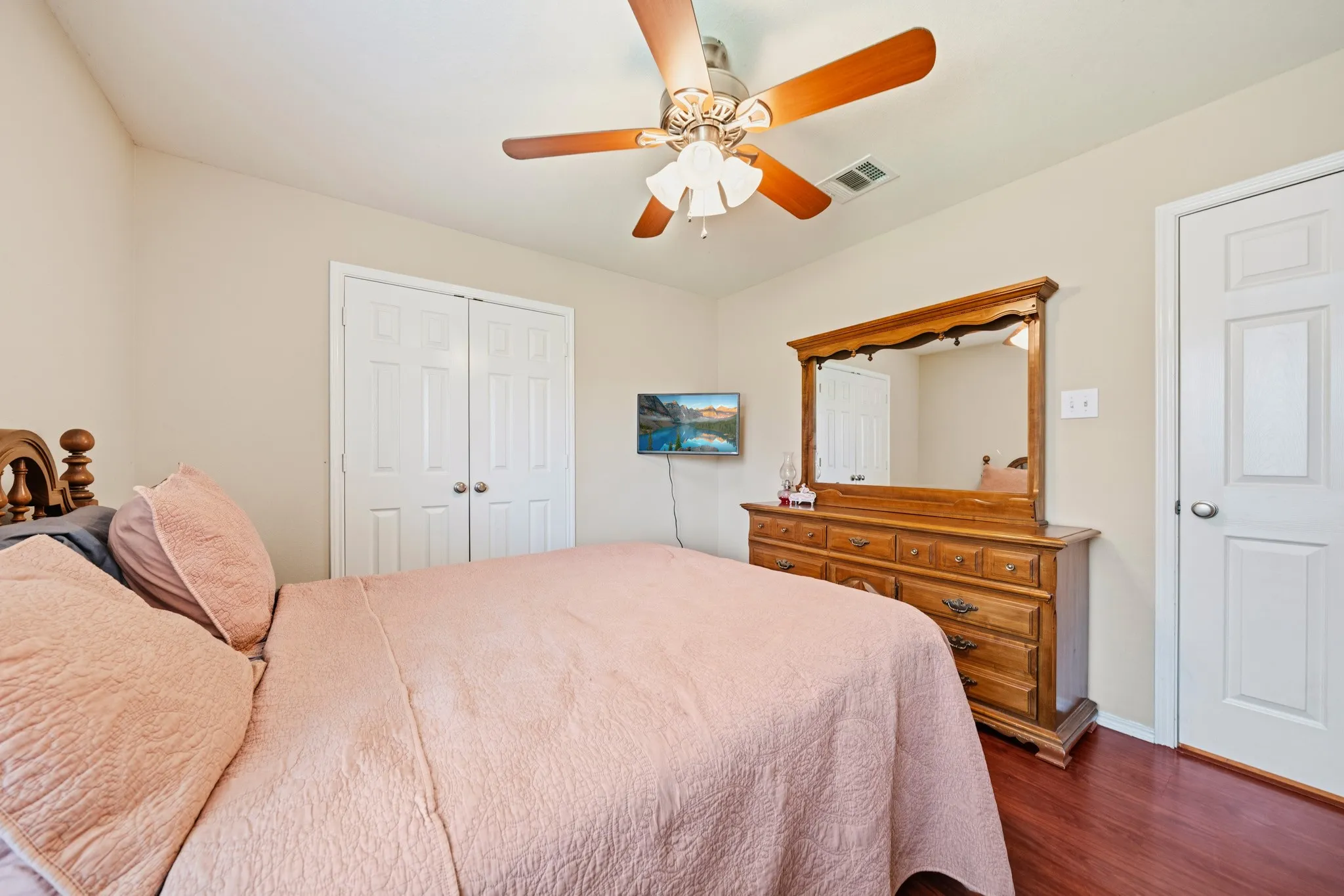 Single Family Residence For Sale in Mc Lennan County , 9933 Iron Horse Trail, Waco, Texas 76708, 3 Bedroom, 2 Bathroom, 1 Garage spaces, 1,371 Sqft, built in 2011, mls#21381959, Real Estate Agent in Waco, Homes For Sale in Mc Lennan county, Homes For Sale in Waco, Realtor in Waco Texas, Real Estate Brokerage Independent Realty Texas, Luminita Cordes Realtor