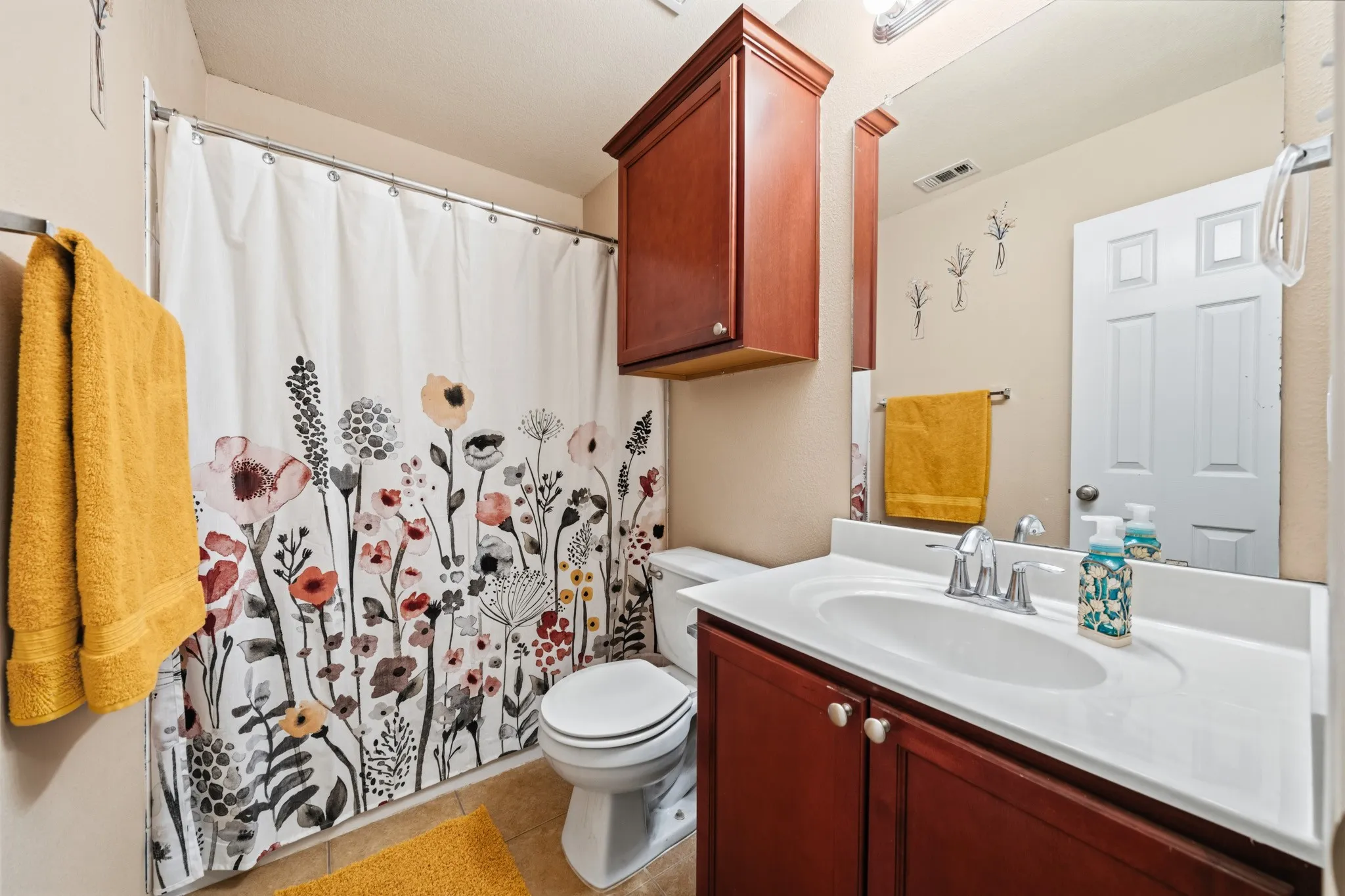 Single Family Residence For Sale in Mc Lennan County , 9933 Iron Horse Trail, Waco, Texas 76708, 3 Bedroom, 2 Bathroom, 1 Garage spaces, 1,371 Sqft, built in 2011, mls#21381959, Real Estate Agent in Waco, Homes For Sale in Mc Lennan county, Homes For Sale in Waco, Realtor in Waco Texas, Real Estate Brokerage Independent Realty Texas, Luminita Cordes Realtor
