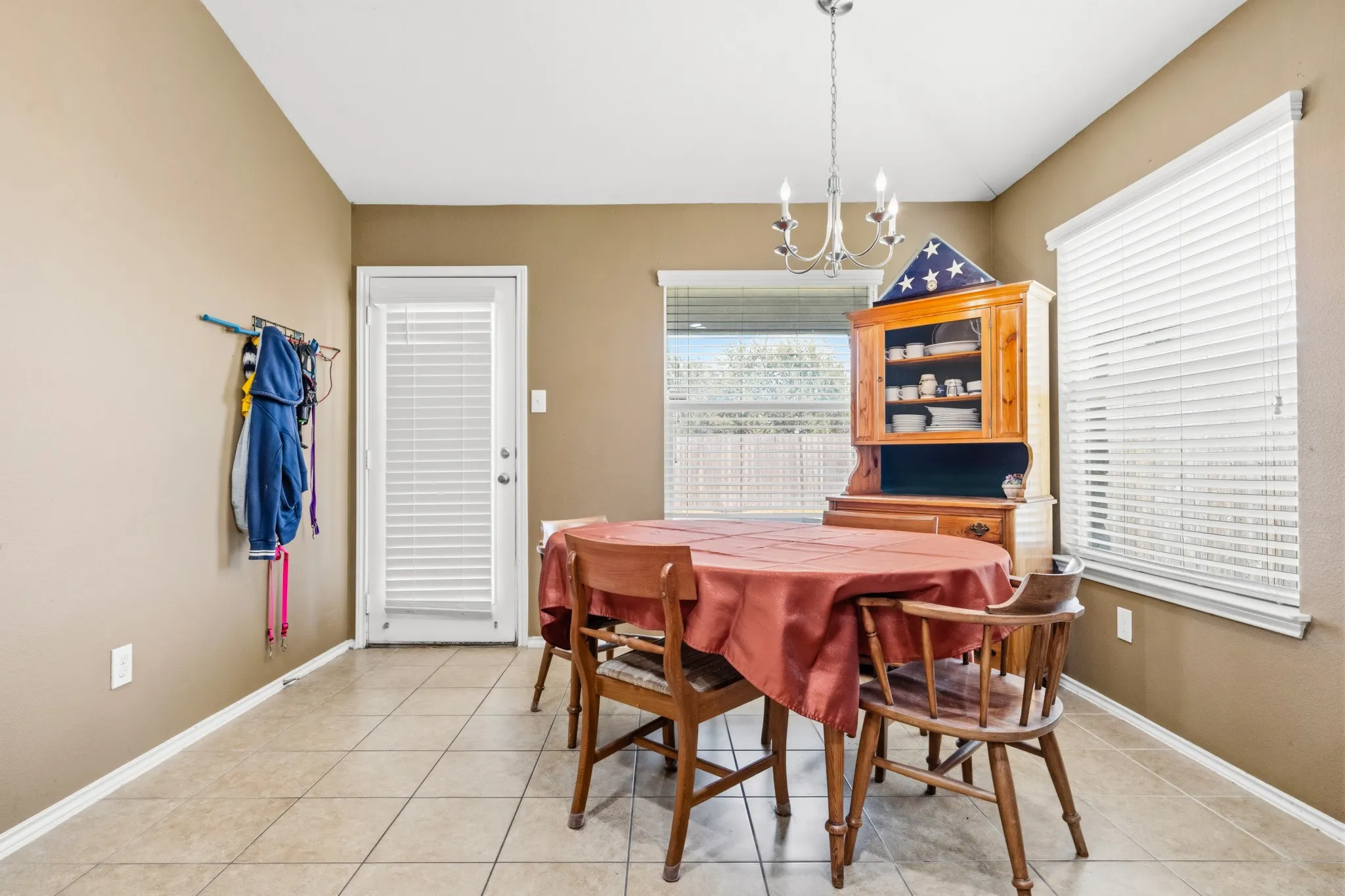 Single Family Residence For Sale in Mc Lennan County , 9933 Iron Horse Trail, Waco, Texas 76708, 3 Bedroom, 2 Bathroom, 1 Garage spaces, 1,371 Sqft, built in 2011, mls#21381959, Real Estate Agent in Waco, Homes For Sale in Mc Lennan county, Homes For Sale in Waco, Realtor in Waco Texas, Real Estate Brokerage Independent Realty Texas, Luminita Cordes Realtor