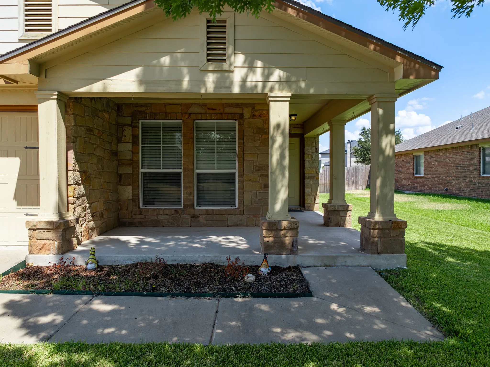Single Family Residence For Sale in Mc Lennan County , 9933 Iron Horse Trail, Waco, Texas 76708, 3 Bedroom, 2 Bathroom, 1 Garage spaces, 1,371 Sqft, built in 2011, mls#21381959, Real Estate Agent in Waco, Homes For Sale in Mc Lennan county, Homes For Sale in Waco, Realtor in Waco Texas, Real Estate Brokerage Independent Realty Texas, Luminita Cordes Realtor
