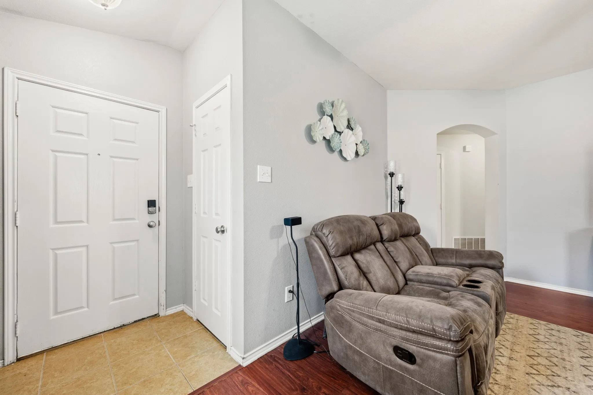 Single Family Residence For Sale in Mc Lennan County , 9933 Iron Horse Trail, Waco, Texas 76708, 3 Bedroom, 2 Bathroom, 1 Garage spaces, 1,371 Sqft, built in 2011, mls#21381959, Real Estate Agent in Waco, Homes For Sale in Mc Lennan county, Homes For Sale in Waco, Realtor in Waco Texas, Real Estate Brokerage Independent Realty Texas, Luminita Cordes Realtor