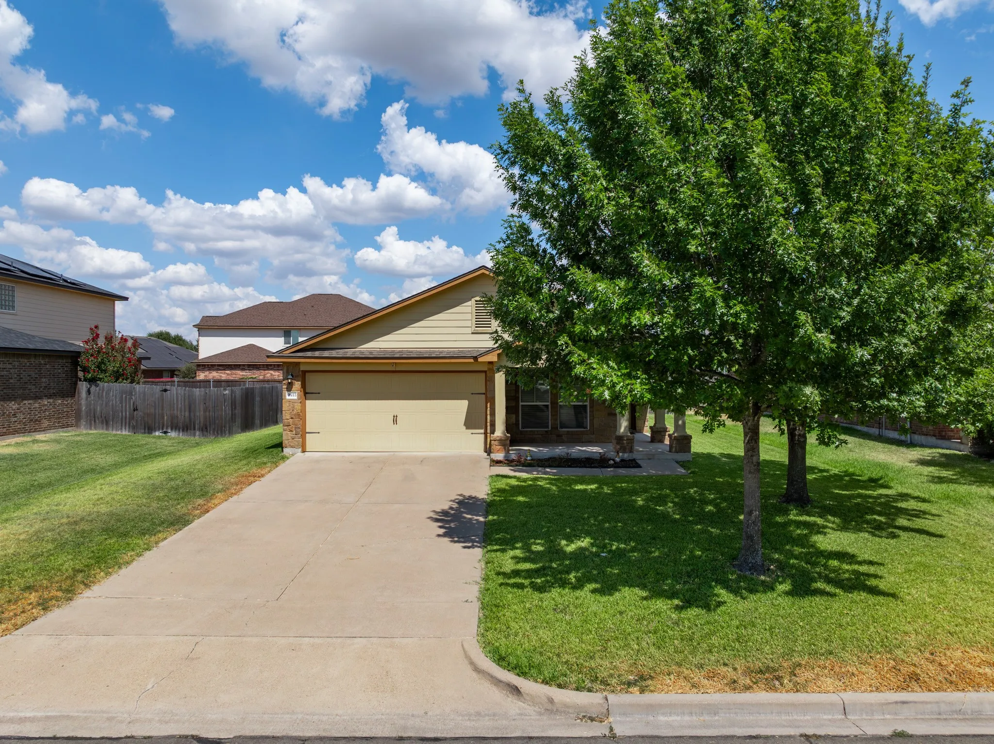 Single Family Residence For Sale in Mc Lennan County , 9933 Iron Horse Trail, Waco, Texas 76708, 3 Bedroom, 2 Bathroom, 1 Garage spaces, 1,371 Sqft, built in 2011, mls#21381959, Real Estate Agent in Waco, Homes For Sale in Mc Lennan county, Homes For Sale in Waco, Realtor in Waco Texas, Real Estate Brokerage Independent Realty Texas, Luminita Cordes Realtor
