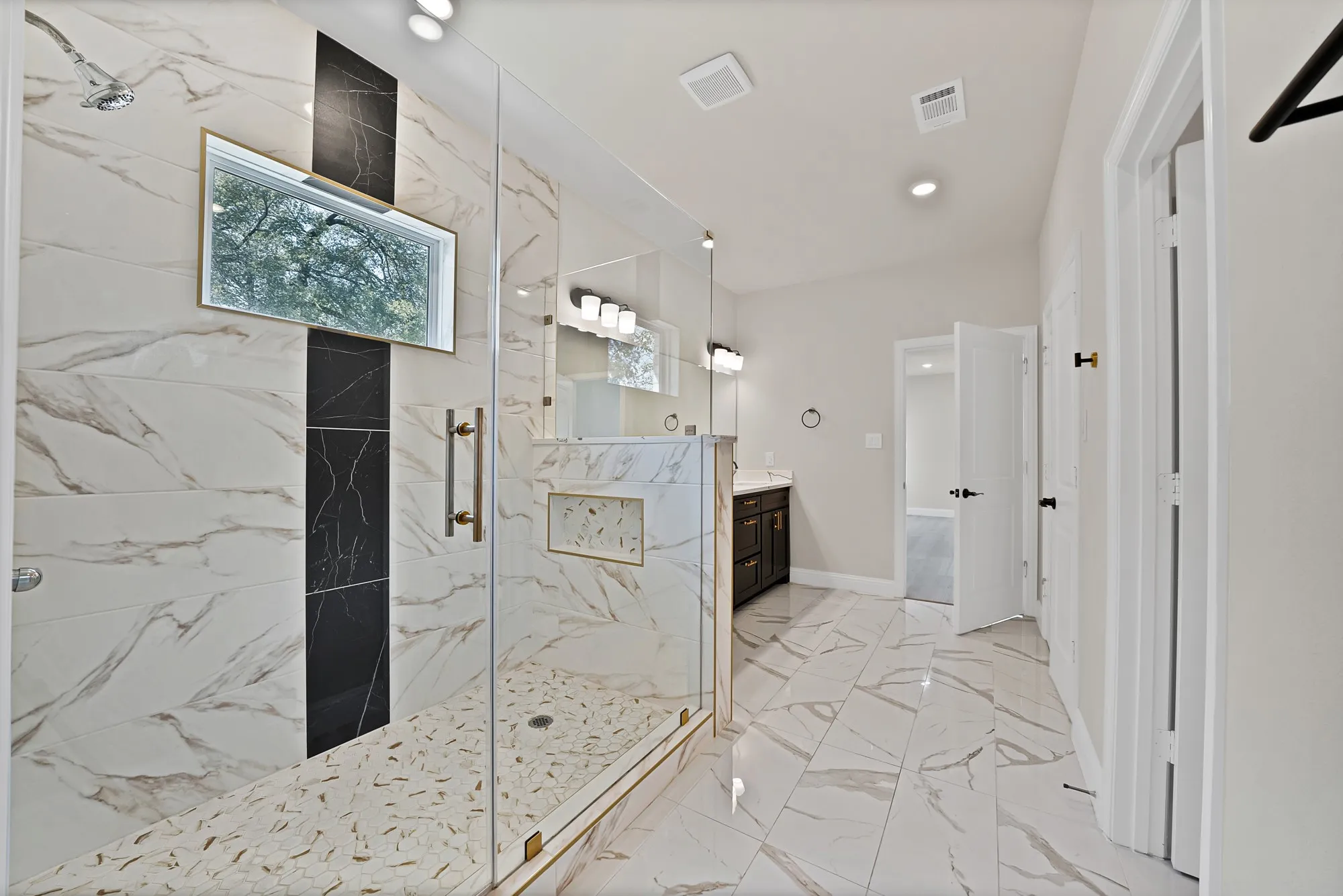 Single Family Residence For Rent in Dallas County , 659 Holcomb Road, Dallas, Texas 75217, 4 Bedroom, 3 Bathroom, Garage spaces, 3,370 Sqft, built in 2023, mls#21381672, Real Estate Agent in Dallas, Homes For Rent in Dallas county, Homes For Rent in Dallas, Realtor in Dallas Texas, Real Estate Brokerage Independent Realty Texas, Luminita Cordes Realtor