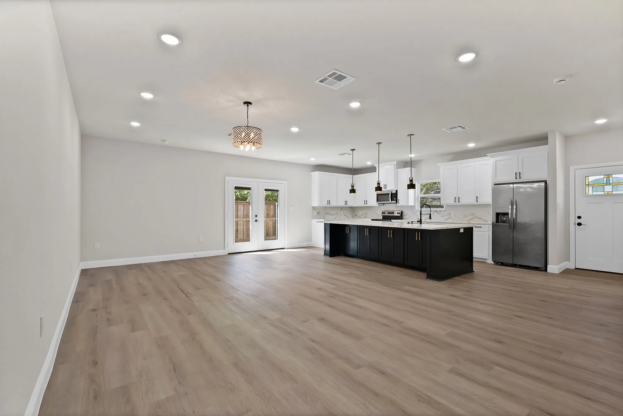 Single Family Residence For Rent in Dallas County , 659 Holcomb Road, Dallas, Texas 75217, 4 Bedroom, 3 Bathroom, Garage spaces, 3,370 Sqft, built in 2023, mls#21381672, Real Estate Agent in Dallas, Homes For Rent in Dallas county, Homes For Rent in Dallas, Realtor in Dallas Texas, Real Estate Brokerage Independent Realty Texas, Luminita Cordes Realtor