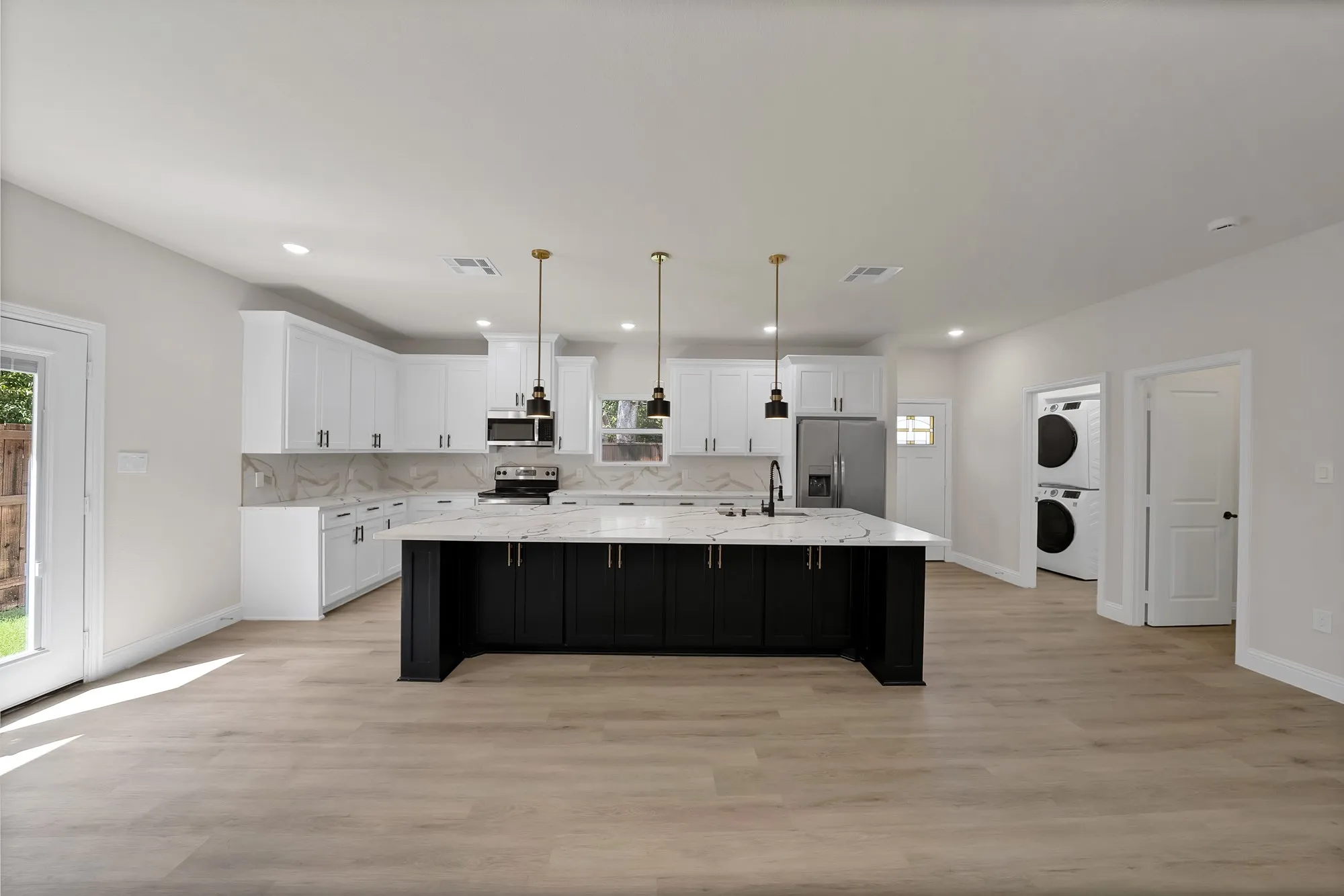 Single Family Residence For Rent in Dallas County , 659 Holcomb Road, Dallas, Texas 75217, 4 Bedroom, 3 Bathroom, Garage spaces, 3,370 Sqft, built in 2023, mls#21381672, Real Estate Agent in Dallas, Homes For Rent in Dallas county, Homes For Rent in Dallas, Realtor in Dallas Texas, Real Estate Brokerage Independent Realty Texas, Luminita Cordes Realtor