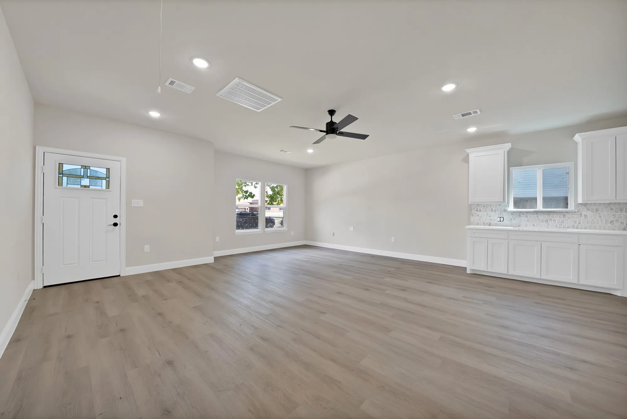 Single Family Residence For Rent in Dallas County , 659 Holcomb Road, Dallas, Texas 75217, 4 Bedroom, 3 Bathroom, Garage spaces, 3,370 Sqft, built in 2023, mls#21381672, Real Estate Agent in Dallas, Homes For Rent in Dallas county, Homes For Rent in Dallas, Realtor in Dallas Texas, Real Estate Brokerage Independent Realty Texas, Luminita Cordes Realtor