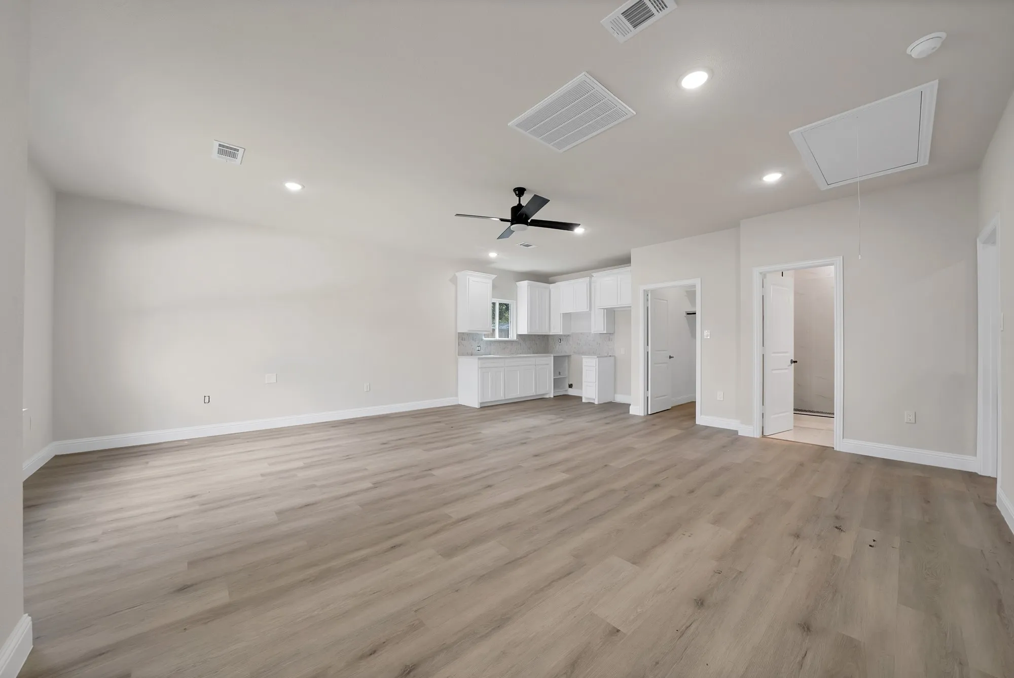 Single Family Residence For Rent in Dallas County , 659 Holcomb Road, Dallas, Texas 75217, 4 Bedroom, 3 Bathroom, Garage spaces, 3,370 Sqft, built in 2023, mls#21381672, Real Estate Agent in Dallas, Homes For Rent in Dallas county, Homes For Rent in Dallas, Realtor in Dallas Texas, Real Estate Brokerage Independent Realty Texas, Luminita Cordes Realtor