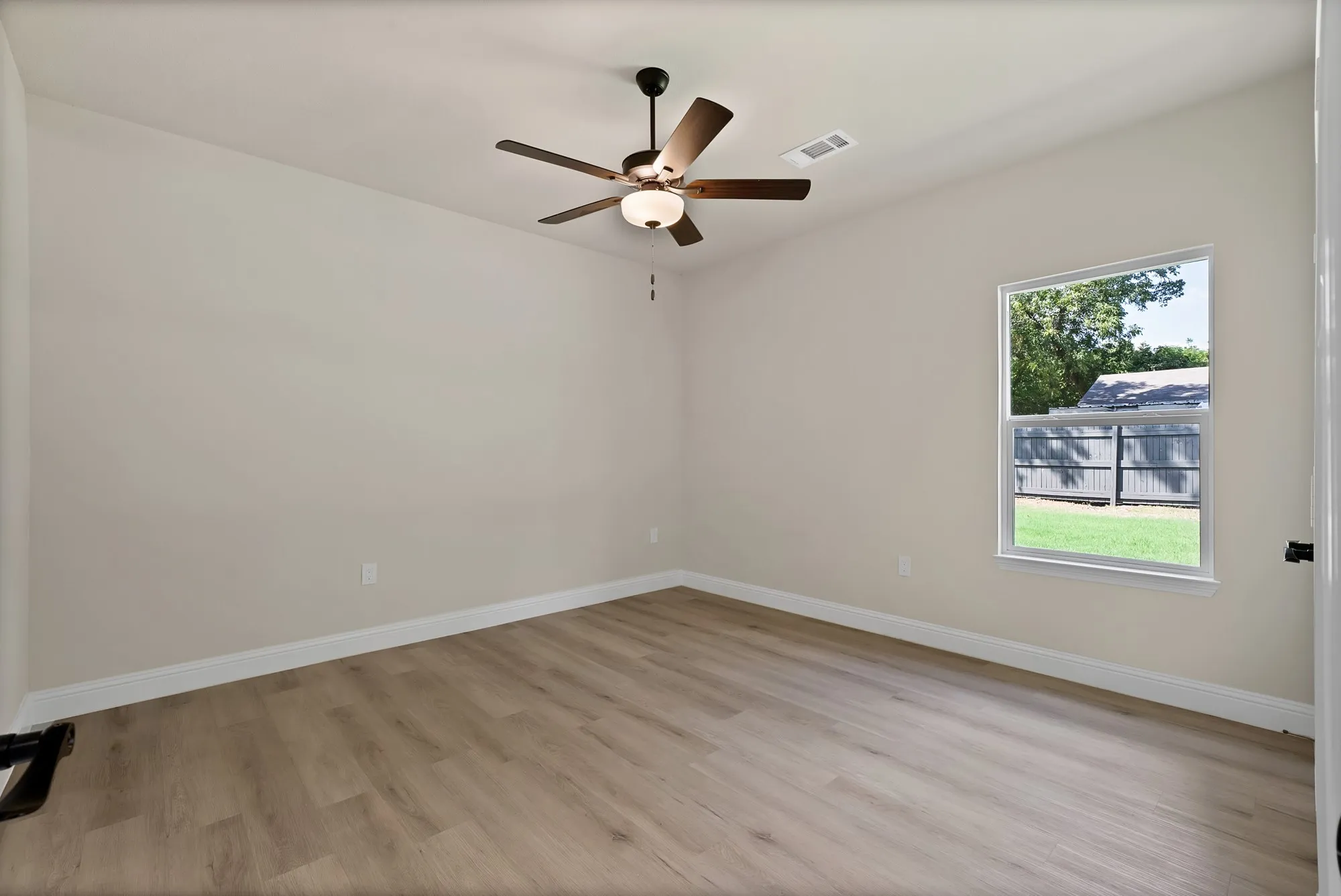 Single Family Residence For Rent in Dallas County , 659 Holcomb Road, Dallas, Texas 75217, 4 Bedroom, 3 Bathroom, Garage spaces, 3,370 Sqft, built in 2023, mls#21381672, Real Estate Agent in Dallas, Homes For Rent in Dallas county, Homes For Rent in Dallas, Realtor in Dallas Texas, Real Estate Brokerage Independent Realty Texas, Luminita Cordes Realtor