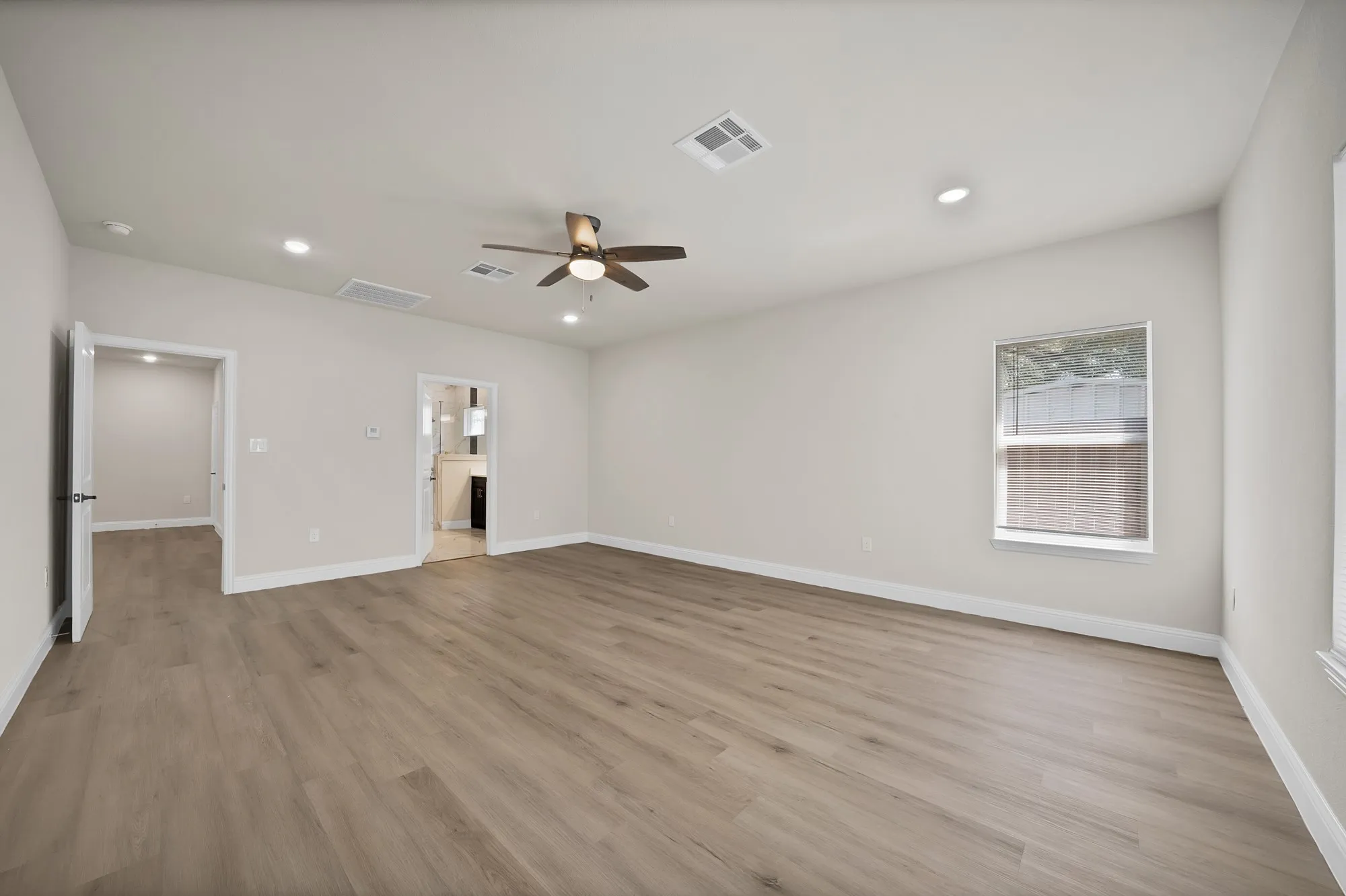Single Family Residence For Rent in Dallas County , 659 Holcomb Road, Dallas, Texas 75217, 4 Bedroom, 3 Bathroom, Garage spaces, 3,370 Sqft, built in 2023, mls#21381672, Real Estate Agent in Dallas, Homes For Rent in Dallas county, Homes For Rent in Dallas, Realtor in Dallas Texas, Real Estate Brokerage Independent Realty Texas, Luminita Cordes Realtor