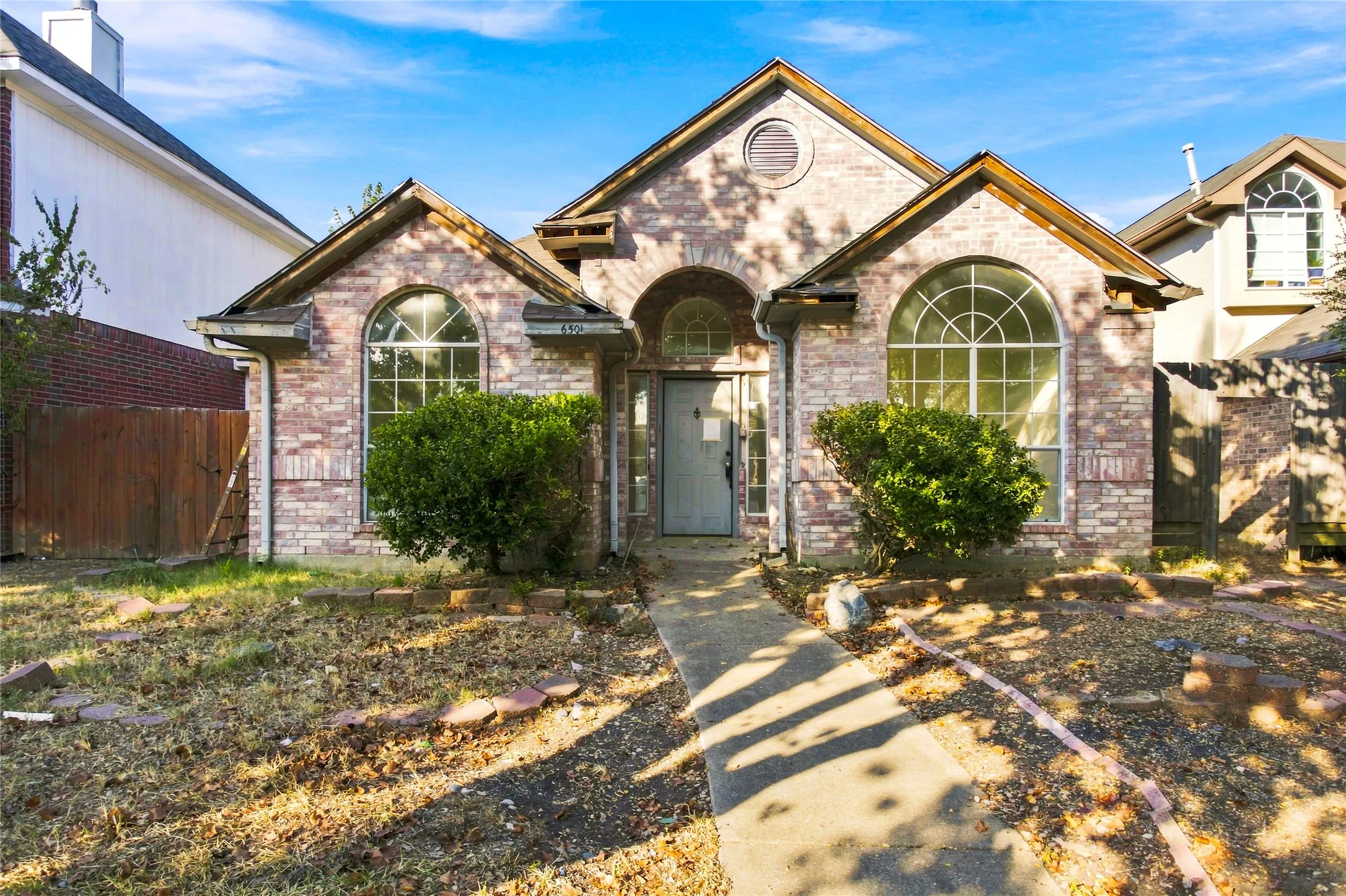 Single Family Residence For Sale in Dallas County , 6501 White Oak Drive, Rowlett, Texas 75089, 2 Bedroom, 2 Bathroom, 2 Garage spaces, 1,354 Sqft, built in 1990, mls#21381732, Real Estate Agent in Rowlett, Homes For Sale in Dallas county, Homes For Sale in Rowlett, Realtor in Rowlett Texas, Real Estate Brokerage Independent Realty Texas, Luminita Cordes Realtor