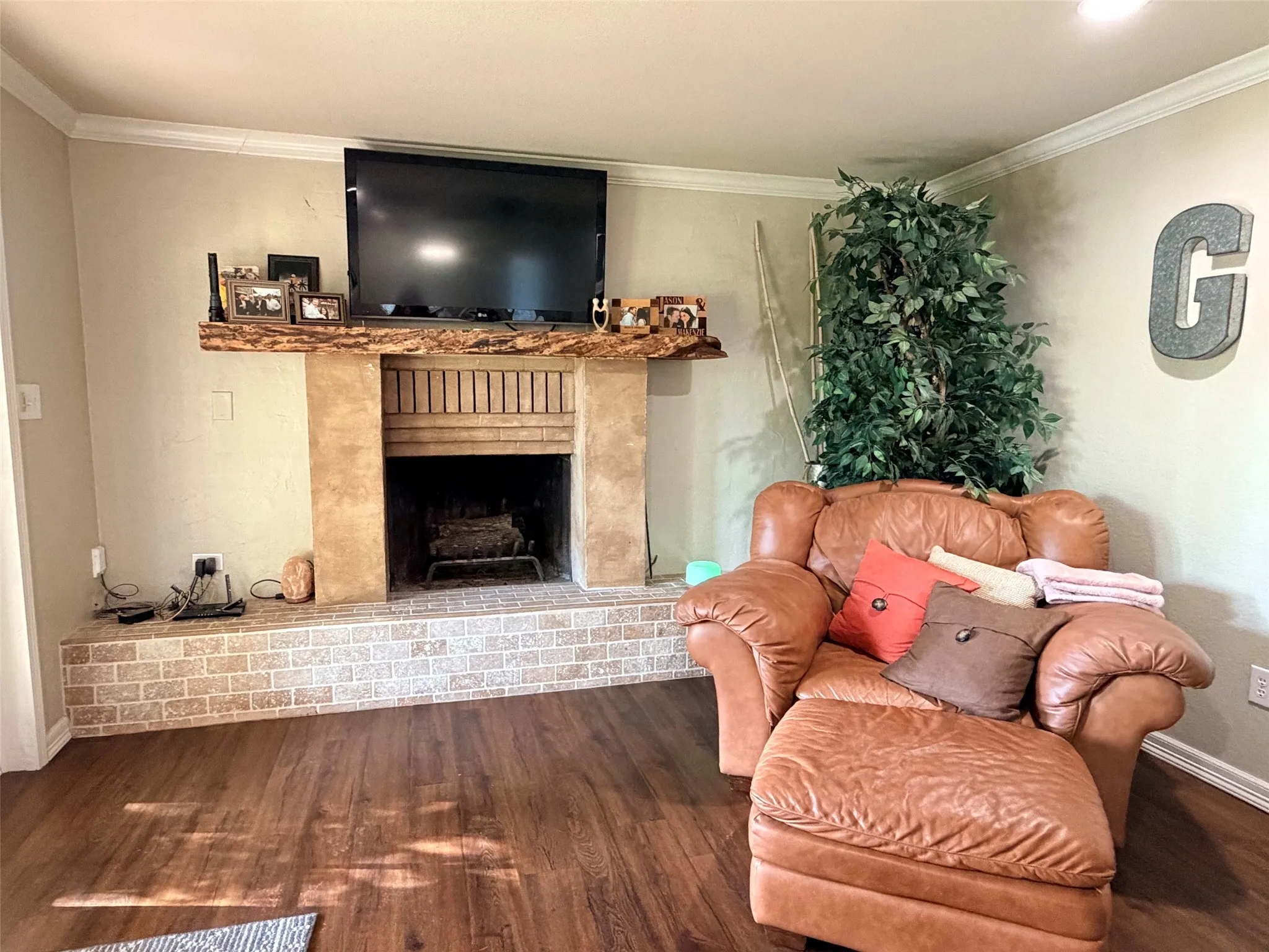 Single Family Residence For Sale in Comanche County , 160 Hogan Drive, Comanche, Texas 76442, 3 Bedroom, 3 Bathroom, 1 Garage spaces, 1,870 Sqft, built in 1977, mls#21382061, Real Estate Agent in Comanche, Homes For Sale in Comanche county, Homes For Sale in Comanche, Realtor in Comanche Texas, Real Estate Brokerage Independent Realty Texas, Luminita Cordes Realtor