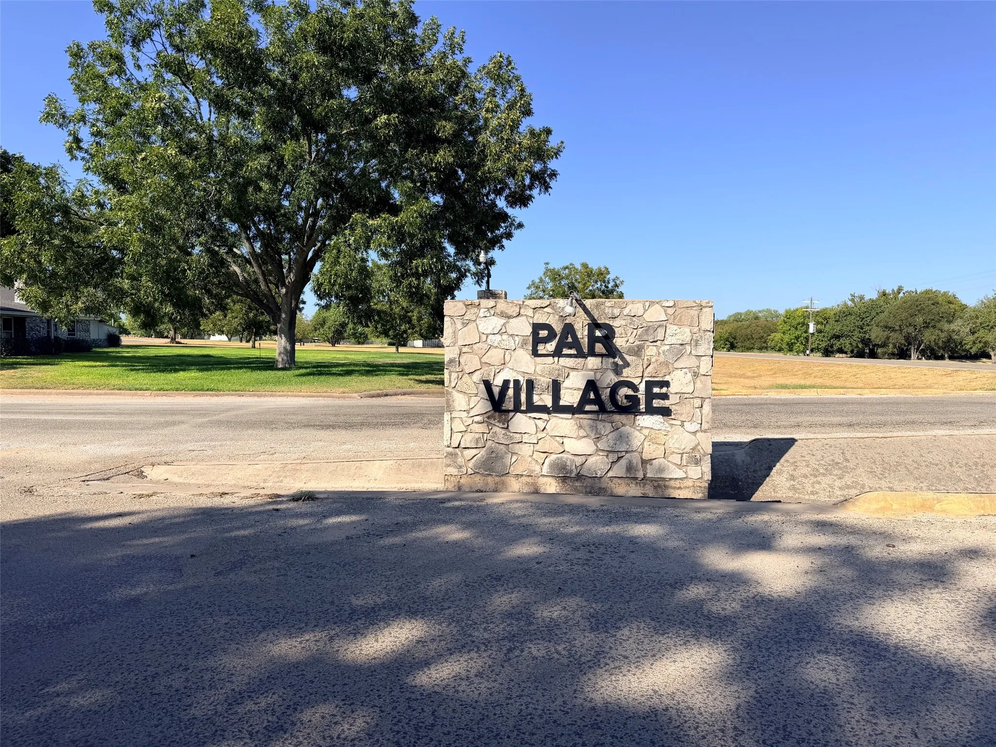 Single Family Residence For Sale in Comanche County , 160 Hogan Drive, Comanche, Texas 76442, 3 Bedroom, 3 Bathroom, 1 Garage spaces, 1,870 Sqft, built in 1977, mls#21382061, Real Estate Agent in Comanche, Homes For Sale in Comanche county, Homes For Sale in Comanche, Realtor in Comanche Texas, Real Estate Brokerage Independent Realty Texas, Luminita Cordes Realtor