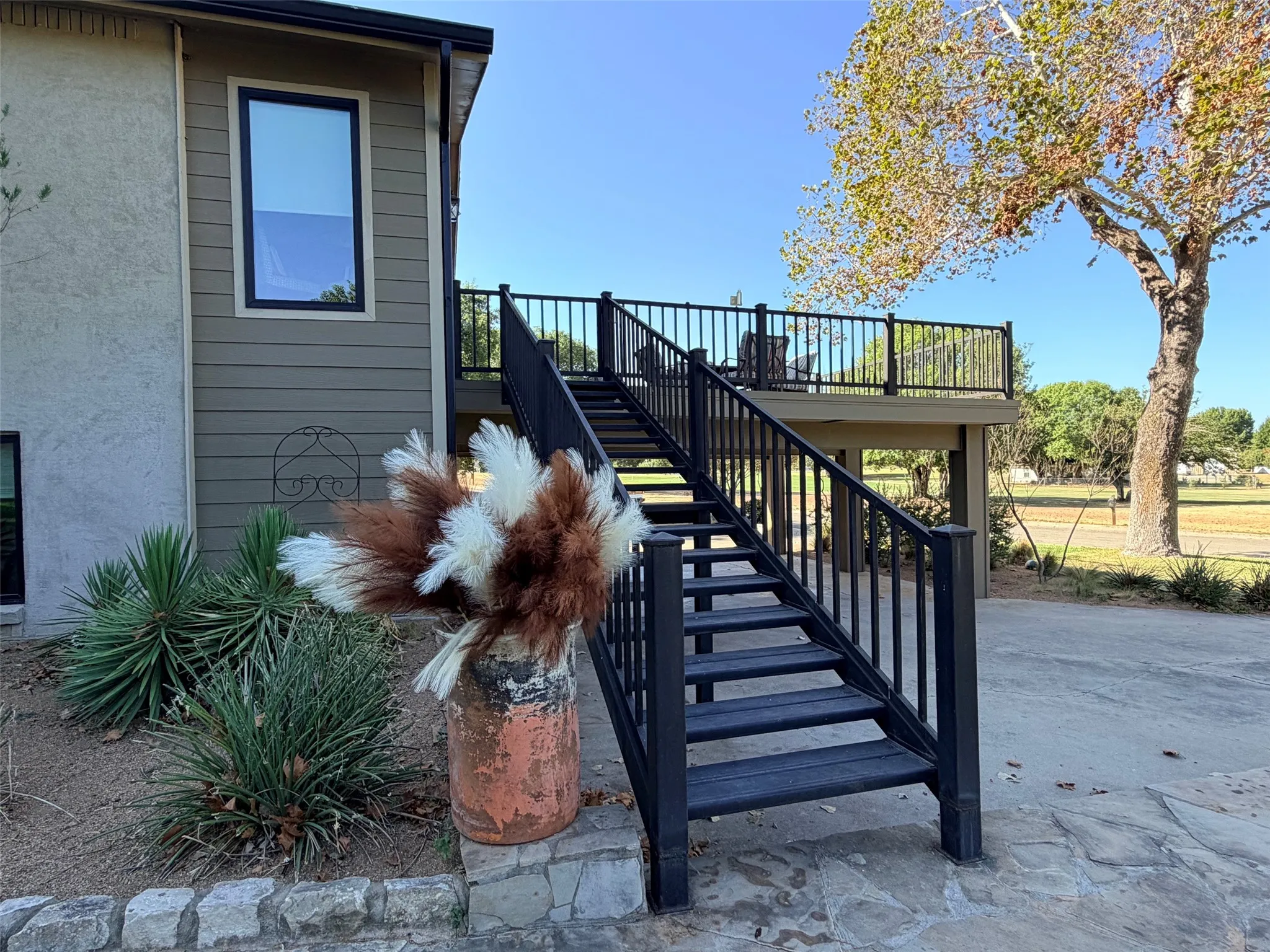 Single Family Residence For Sale in Comanche County , 160 Hogan Drive, Comanche, Texas 76442, 3 Bedroom, 3 Bathroom, 1 Garage spaces, 1,870 Sqft, built in 1977, mls#21382061, Real Estate Agent in Comanche, Homes For Sale in Comanche county, Homes For Sale in Comanche, Realtor in Comanche Texas, Real Estate Brokerage Independent Realty Texas, Luminita Cordes Realtor