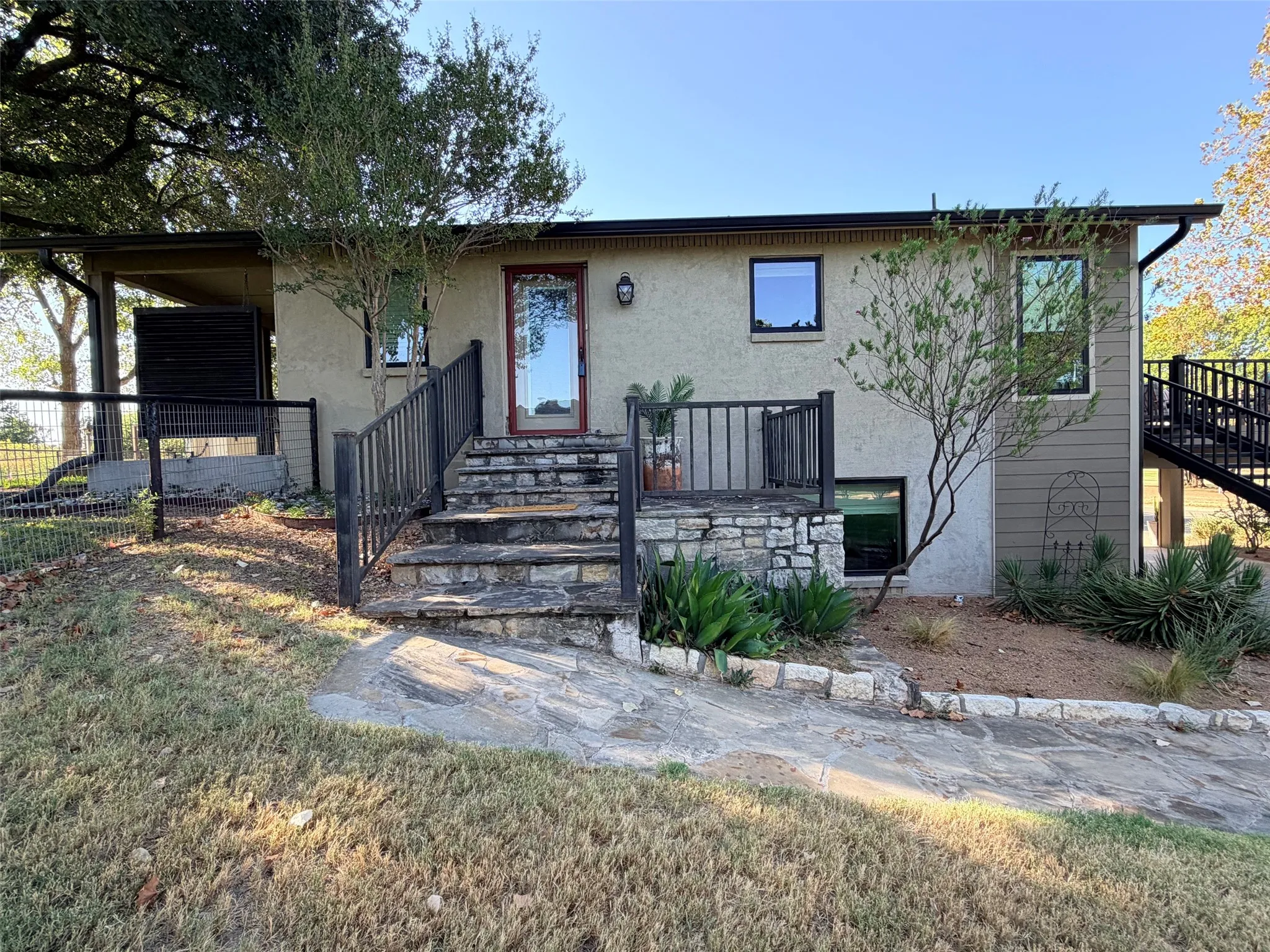 Single Family Residence For Sale in Comanche County , 160 Hogan Drive, Comanche, Texas 76442, 3 Bedroom, 3 Bathroom, 1 Garage spaces, 1,870 Sqft, built in 1977, mls#21382061, Real Estate Agent in Comanche, Homes For Sale in Comanche county, Homes For Sale in Comanche, Realtor in Comanche Texas, Real Estate Brokerage Independent Realty Texas, Luminita Cordes Realtor