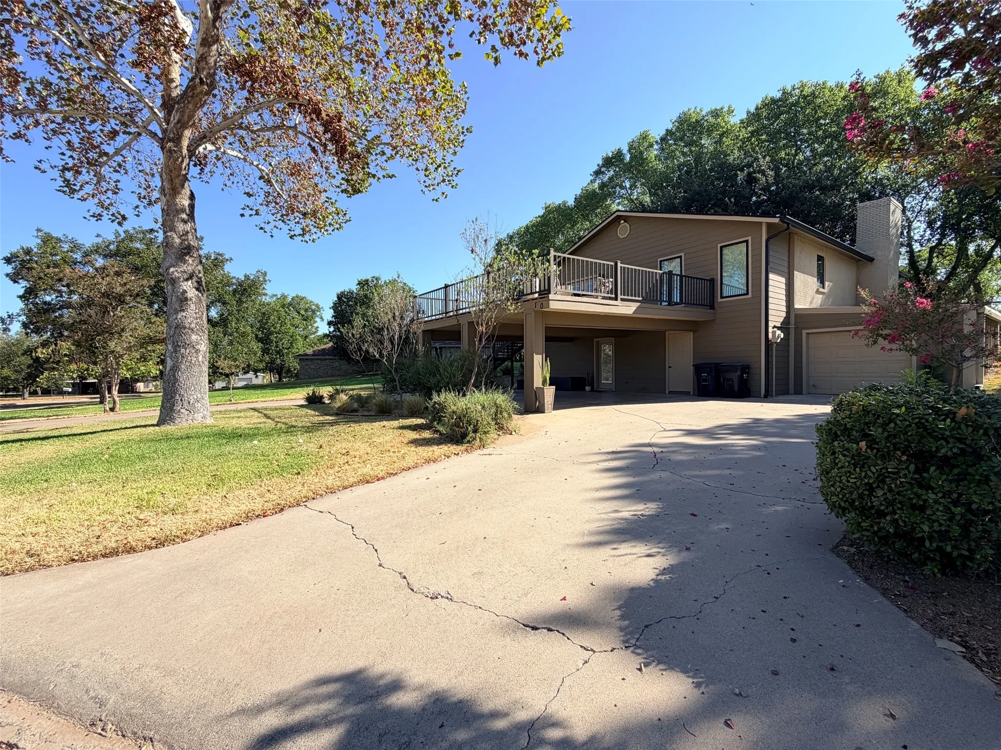 Single Family Residence For Sale in Comanche County , 160 Hogan Drive, Comanche, Texas 76442, 3 Bedroom, 3 Bathroom, 1 Garage spaces, 1,870 Sqft, built in 1977, mls#21382061, Real Estate Agent in Comanche, Homes For Sale in Comanche county, Homes For Sale in Comanche, Realtor in Comanche Texas, Real Estate Brokerage Independent Realty Texas, Luminita Cordes Realtor