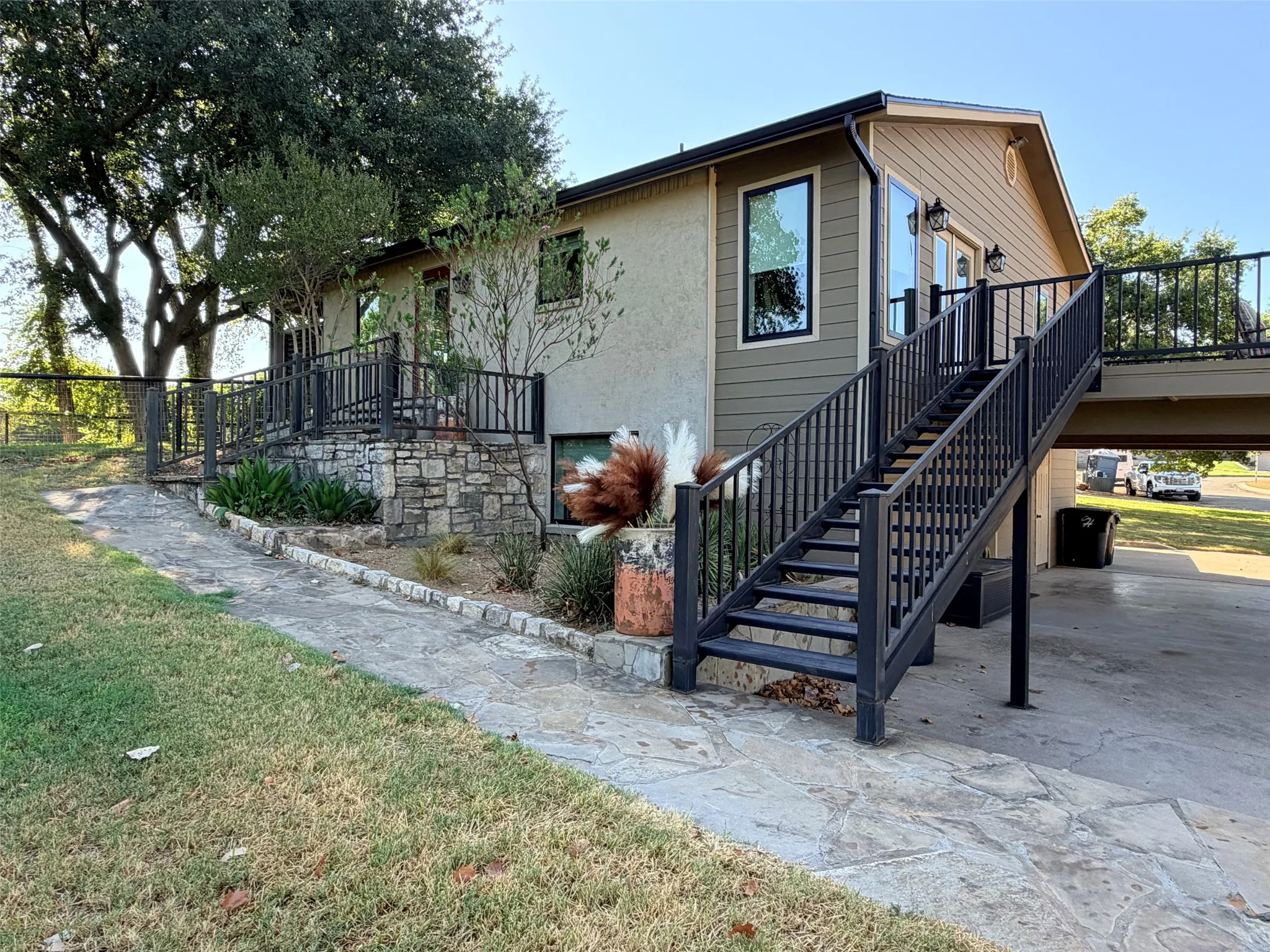 Single Family Residence For Sale in Comanche County , 160 Hogan Drive, Comanche, Texas 76442, 3 Bedroom, 3 Bathroom, 1 Garage spaces, 1,870 Sqft, built in 1977, mls#21382061, Real Estate Agent in Comanche, Homes For Sale in Comanche county, Homes For Sale in Comanche, Realtor in Comanche Texas, Real Estate Brokerage Independent Realty Texas, Luminita Cordes Realtor