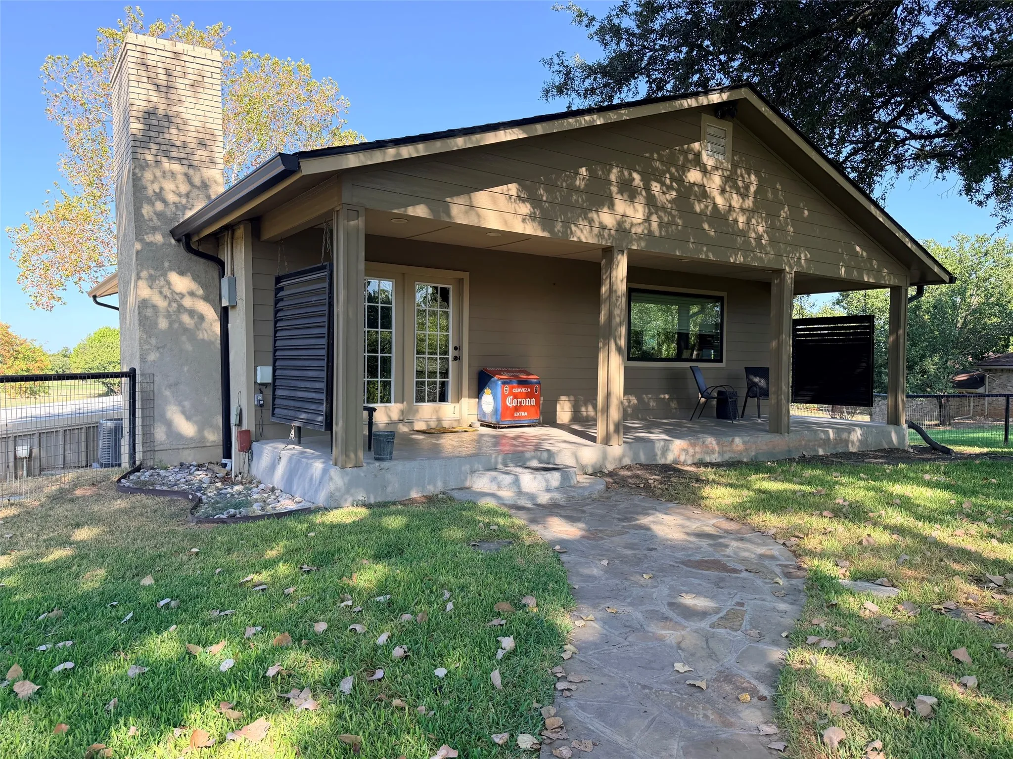 Single Family Residence For Sale in Comanche County , 160 Hogan Drive, Comanche, Texas 76442, 3 Bedroom, 3 Bathroom, 1 Garage spaces, 1,870 Sqft, built in 1977, mls#21382061, Real Estate Agent in Comanche, Homes For Sale in Comanche county, Homes For Sale in Comanche, Realtor in Comanche Texas, Real Estate Brokerage Independent Realty Texas, Luminita Cordes Realtor