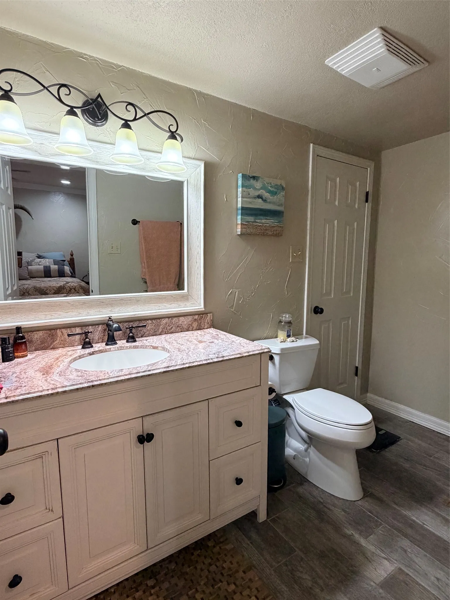 Single Family Residence For Sale in Comanche County , 160 Hogan Drive, Comanche, Texas 76442, 3 Bedroom, 3 Bathroom, 1 Garage spaces, 1,870 Sqft, built in 1977, mls#21382061, Real Estate Agent in Comanche, Homes For Sale in Comanche county, Homes For Sale in Comanche, Realtor in Comanche Texas, Real Estate Brokerage Independent Realty Texas, Luminita Cordes Realtor