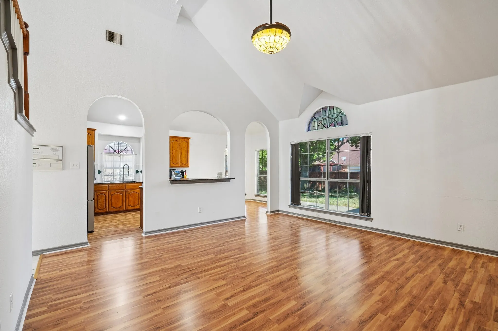 Single Family Residence For Sale in Dallas County , 1517 Mountain Laurel Lane, De Soto, Texas 75115, 4 Bedroom, 3 Bathroom, 2 Garage spaces, 2,849 Sqft, built in 2001, mls#21382151, Real Estate Agent in De Soto, Homes For Sale in Dallas county, Homes For Sale in De Soto, Realtor in De Soto Texas, Real Estate Brokerage Independent Realty Texas, Luminita Cordes Realtor