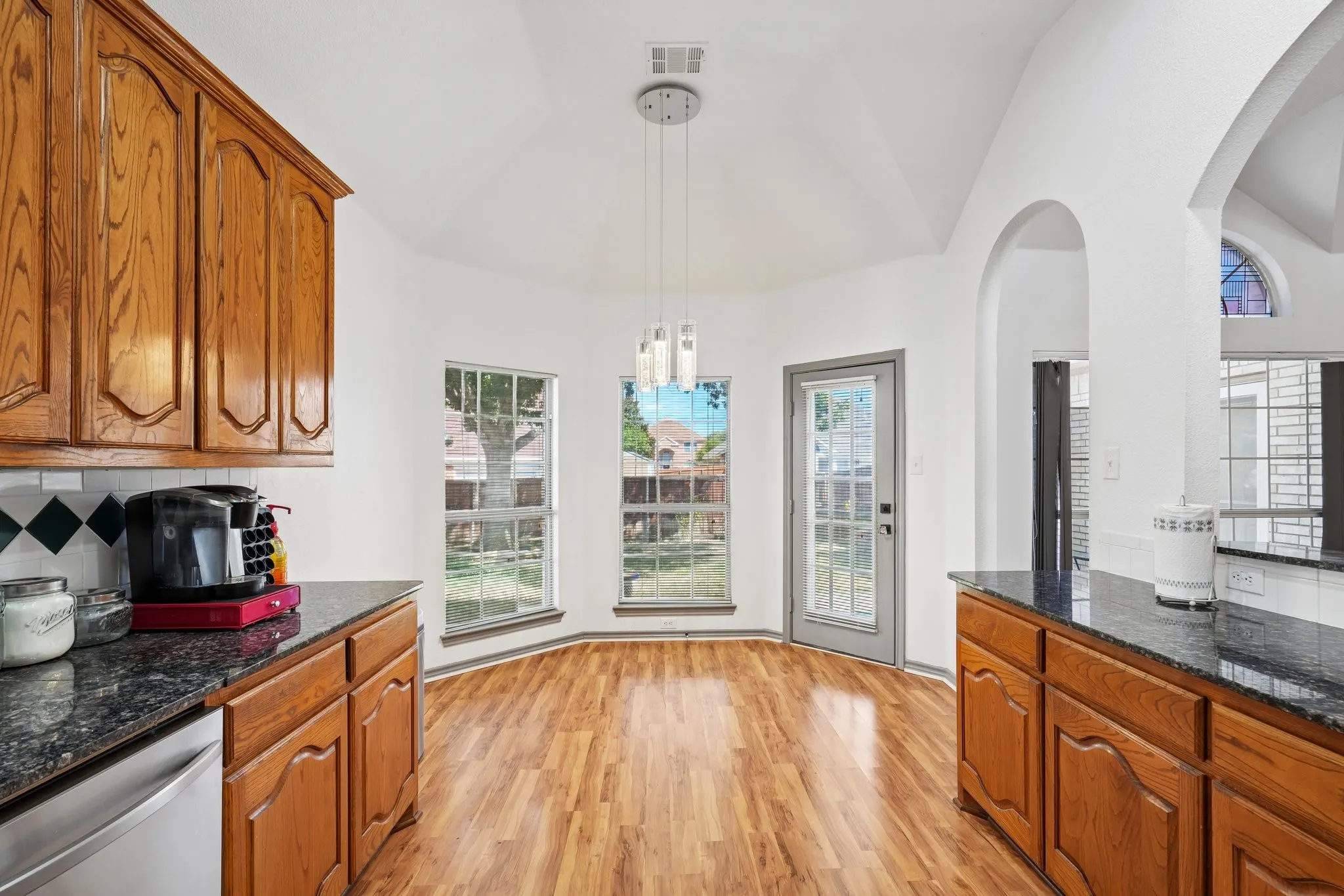 Single Family Residence For Sale in Dallas County , 1517 Mountain Laurel Lane, De Soto, Texas 75115, 4 Bedroom, 3 Bathroom, 2 Garage spaces, 2,849 Sqft, built in 2001, mls#21382151, Real Estate Agent in De Soto, Homes For Sale in Dallas county, Homes For Sale in De Soto, Realtor in De Soto Texas, Real Estate Brokerage Independent Realty Texas, Luminita Cordes Realtor