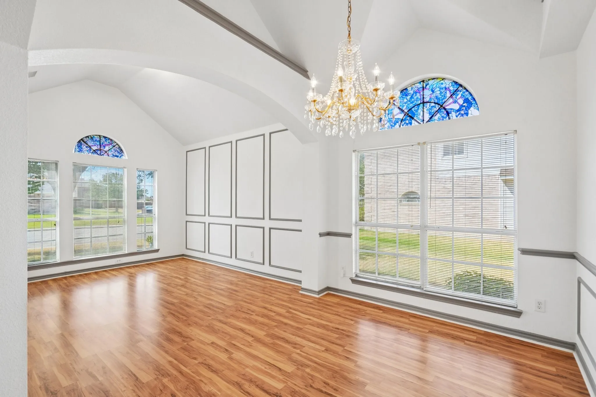 Single Family Residence For Sale in Dallas County , 1517 Mountain Laurel Lane, De Soto, Texas 75115, 4 Bedroom, 3 Bathroom, 2 Garage spaces, 2,849 Sqft, built in 2001, mls#21382151, Real Estate Agent in De Soto, Homes For Sale in Dallas county, Homes For Sale in De Soto, Realtor in De Soto Texas, Real Estate Brokerage Independent Realty Texas, Luminita Cordes Realtor