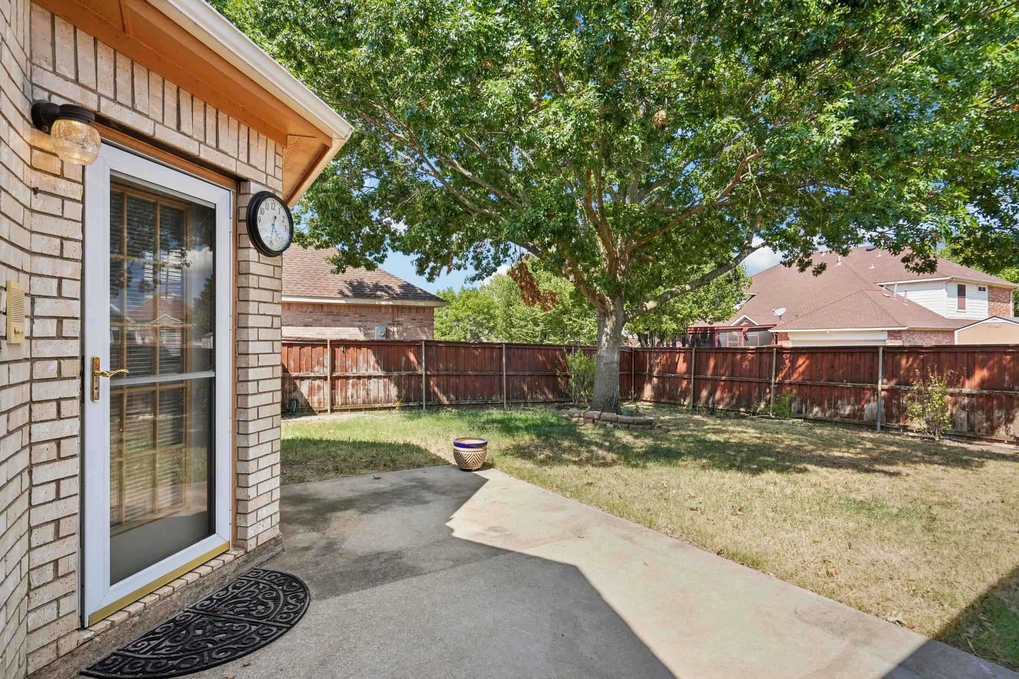 Single Family Residence For Sale in Dallas County , 1517 Mountain Laurel Lane, De Soto, Texas 75115, 4 Bedroom, 3 Bathroom, 2 Garage spaces, 2,849 Sqft, built in 2001, mls#21382151, Real Estate Agent in De Soto, Homes For Sale in Dallas county, Homes For Sale in De Soto, Realtor in De Soto Texas, Real Estate Brokerage Independent Realty Texas, Luminita Cordes Realtor