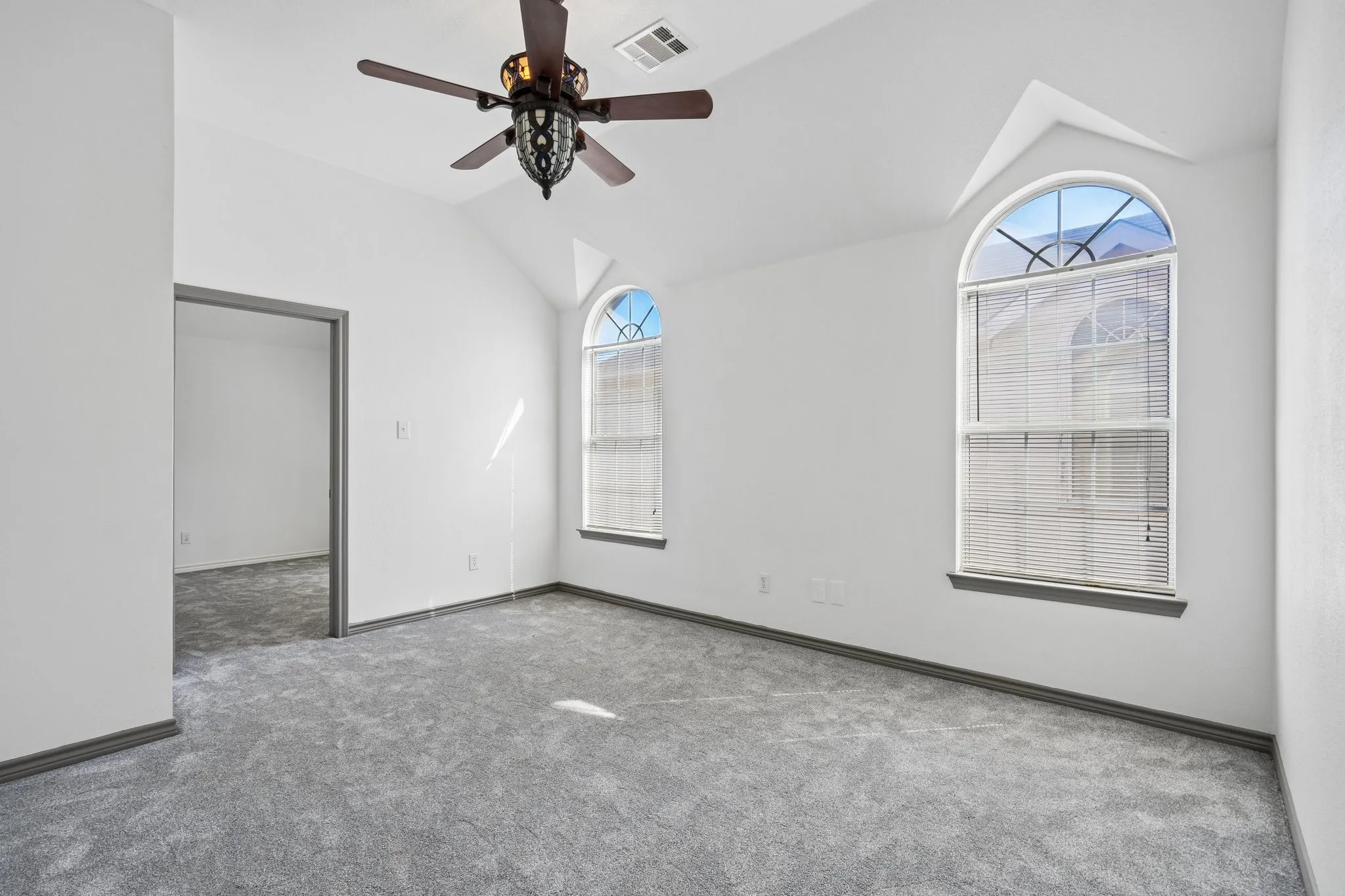 Single Family Residence For Sale in Dallas County , 1517 Mountain Laurel Lane, De Soto, Texas 75115, 4 Bedroom, 3 Bathroom, 2 Garage spaces, 2,849 Sqft, built in 2001, mls#21382151, Real Estate Agent in De Soto, Homes For Sale in Dallas county, Homes For Sale in De Soto, Realtor in De Soto Texas, Real Estate Brokerage Independent Realty Texas, Luminita Cordes Realtor