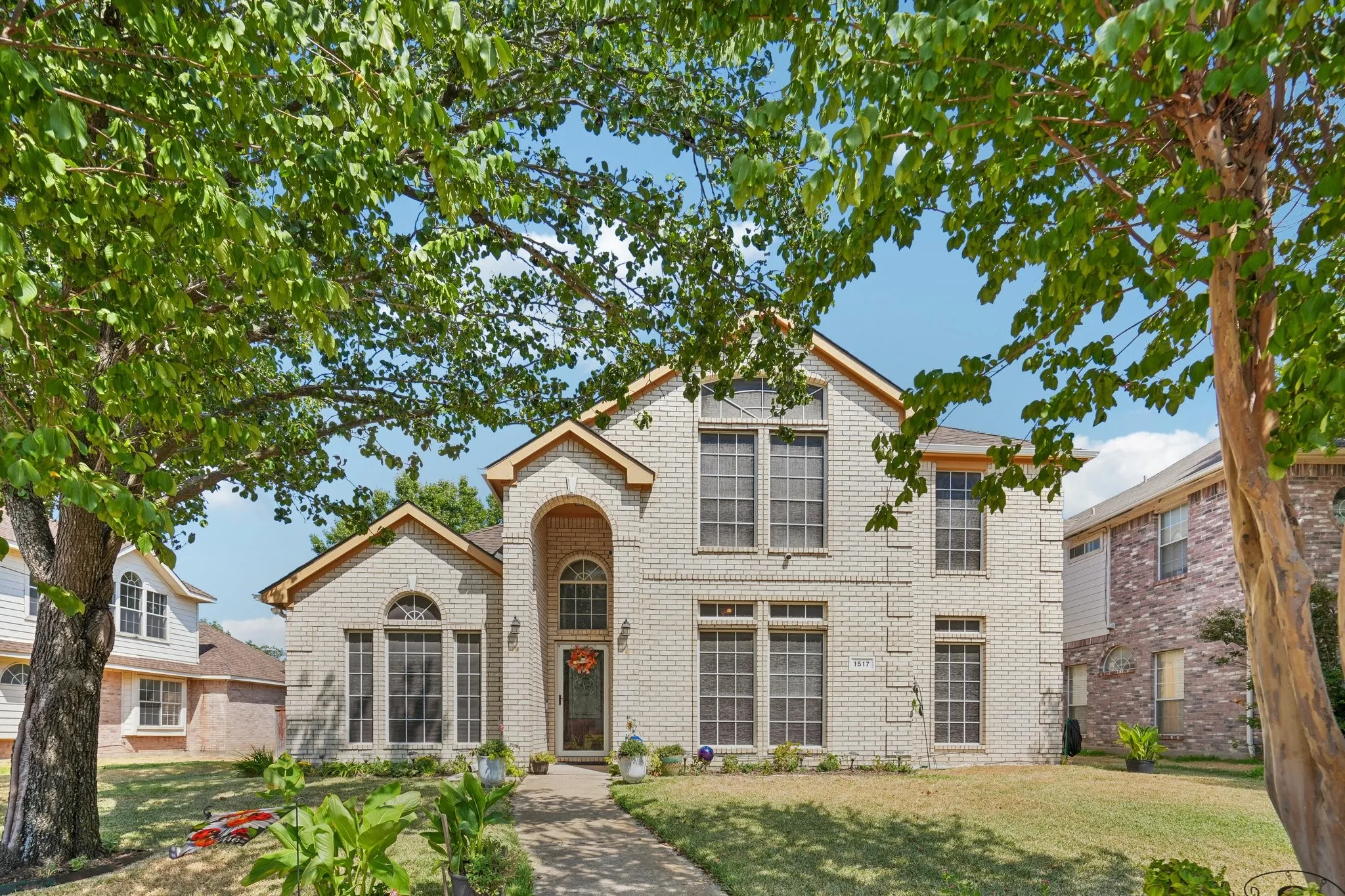 Single Family Residence For Sale in Dallas County , 1517 Mountain Laurel Lane, De Soto, Texas 75115, 4 Bedroom, 3 Bathroom, 2 Garage spaces, 2,849 Sqft, built in 2001, mls#21382151, Real Estate Agent in De Soto, Homes For Sale in Dallas county, Homes For Sale in De Soto, Realtor in De Soto Texas, Real Estate Brokerage Independent Realty Texas, Luminita Cordes Realtor