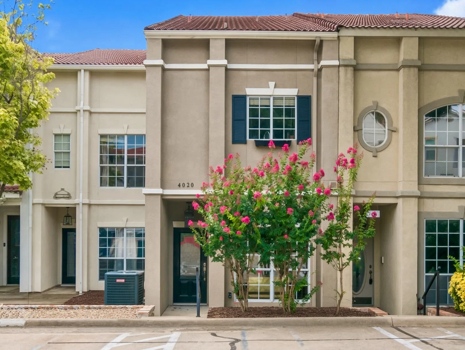 Townhouse For Rent in Rockwall County , 4020 Mediterranean Street, Rockwall, Texas 75087, 2 Bedroom, 3 Bathroom, Garage spaces, 2,213 Sqft, built in 1994, mls#21377686, Real Estate Agent in Rockwall, Homes For Rent in Rockwall county, Homes For Rent in Rockwall, Realtor in Rockwall Texas, Real Estate Brokerage Independent Realty Texas, Luminita Cordes Realtor