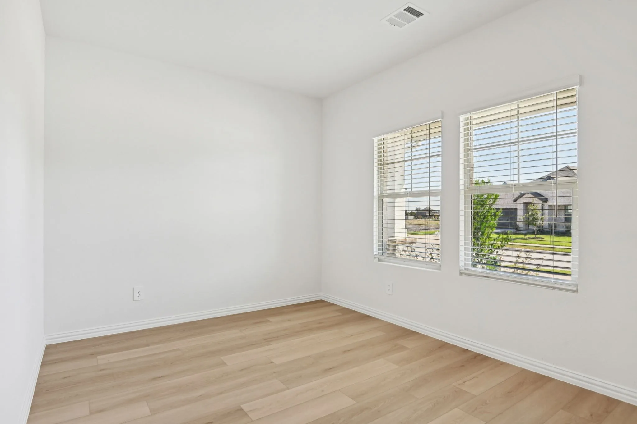 Photo is not of the actual home, but is an inspirational photo of builder’s model home and may depict options, furnishings, and/or decorator features that are not included.