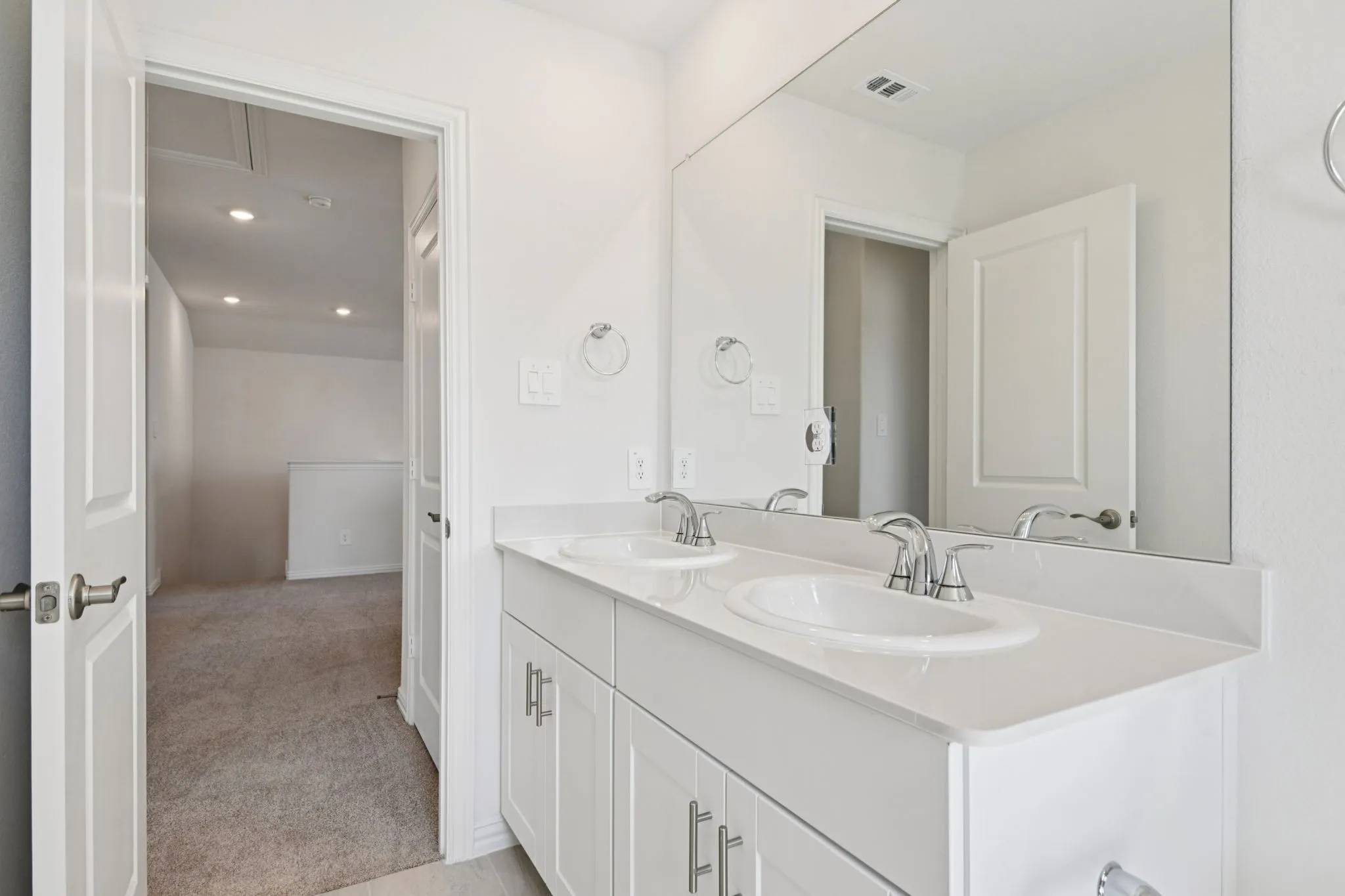 Photo is not of the actual home, but is an inspirational photo of builder’s model home and may depict options, furnishings, and/or decorator features that are not included.