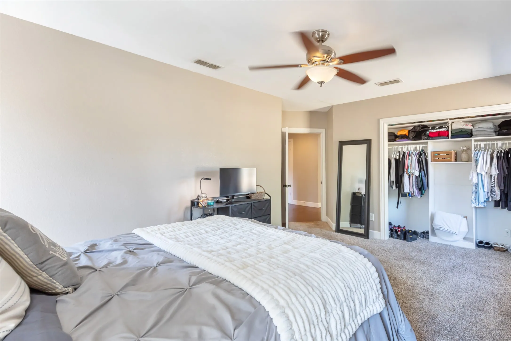 Single Family Residence For Sale in Taylor County , 1208 Lytle Way Circle, Abilene, Texas 79602, 3 Bedroom, 2 Bathroom, 2 Garage spaces, 2,499 Sqft, built in 1965, mls#21377118, Real Estate Agent in Abilene, Homes For Sale in Taylor county, Homes For Sale in Abilene, Realtor in Abilene Texas, Real Estate Brokerage Independent Realty Texas, Luminita Cordes Realtor