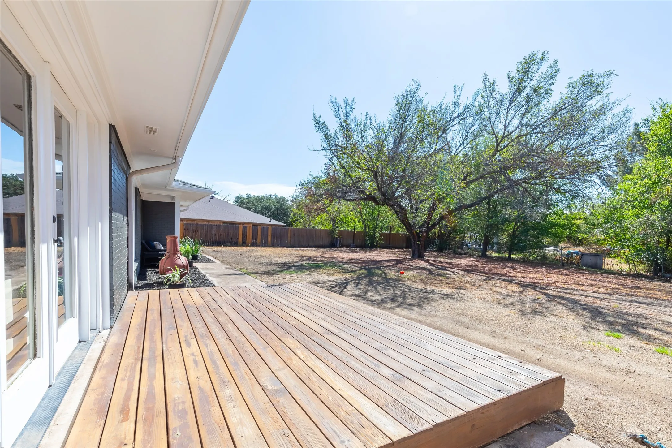 Single Family Residence For Sale in Taylor County , 1208 Lytle Way Circle, Abilene, Texas 79602, 3 Bedroom, 2 Bathroom, 2 Garage spaces, 2,499 Sqft, built in 1965, mls#21377118, Real Estate Agent in Abilene, Homes For Sale in Taylor county, Homes For Sale in Abilene, Realtor in Abilene Texas, Real Estate Brokerage Independent Realty Texas, Luminita Cordes Realtor