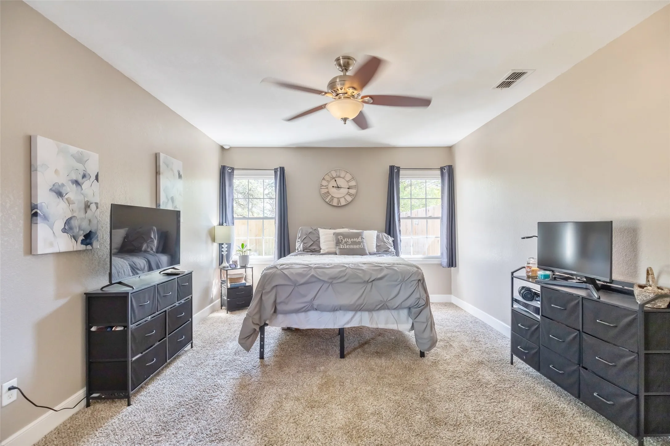 Single Family Residence For Sale in Taylor County , 1208 Lytle Way Circle, Abilene, Texas 79602, 3 Bedroom, 2 Bathroom, 2 Garage spaces, 2,499 Sqft, built in 1965, mls#21377118, Real Estate Agent in Abilene, Homes For Sale in Taylor county, Homes For Sale in Abilene, Realtor in Abilene Texas, Real Estate Brokerage Independent Realty Texas, Luminita Cordes Realtor