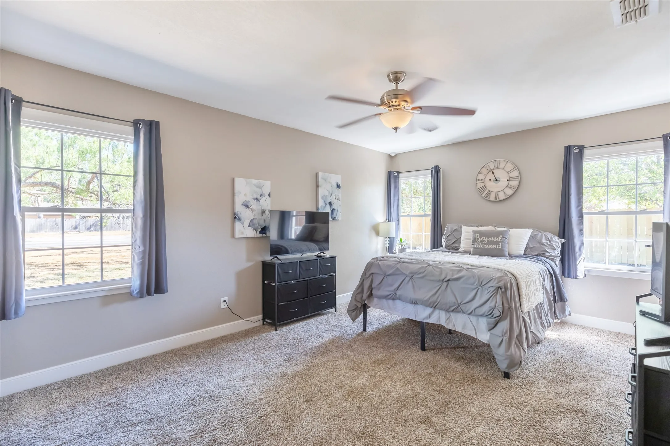 Single Family Residence For Sale in Taylor County , 1208 Lytle Way Circle, Abilene, Texas 79602, 3 Bedroom, 2 Bathroom, 2 Garage spaces, 2,499 Sqft, built in 1965, mls#21377118, Real Estate Agent in Abilene, Homes For Sale in Taylor county, Homes For Sale in Abilene, Realtor in Abilene Texas, Real Estate Brokerage Independent Realty Texas, Luminita Cordes Realtor