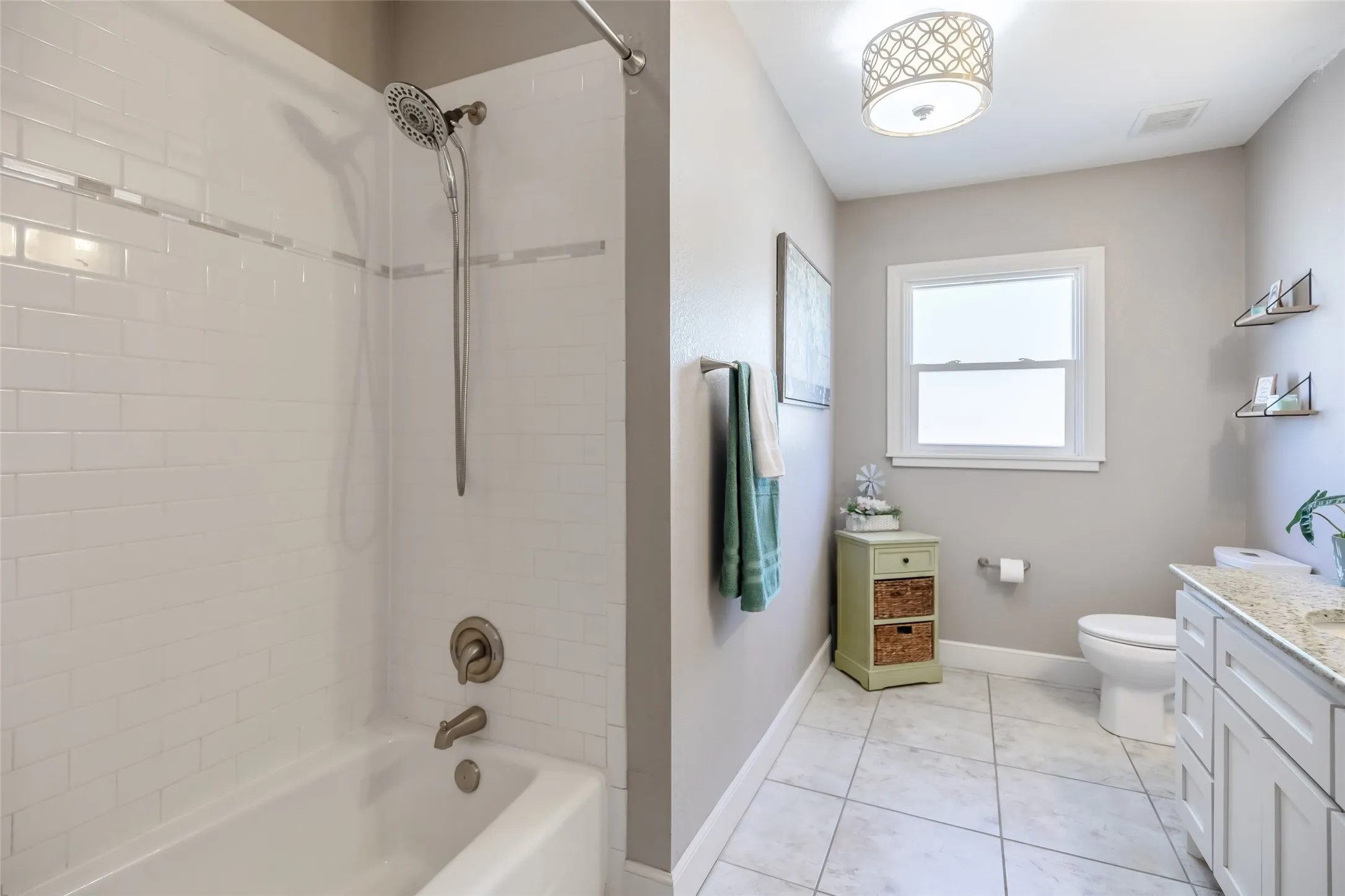Single Family Residence For Sale in Taylor County , 1208 Lytle Way Circle, Abilene, Texas 79602, 3 Bedroom, 2 Bathroom, 2 Garage spaces, 2,499 Sqft, built in 1965, mls#21377118, Real Estate Agent in Abilene, Homes For Sale in Taylor county, Homes For Sale in Abilene, Realtor in Abilene Texas, Real Estate Brokerage Independent Realty Texas, Luminita Cordes Realtor