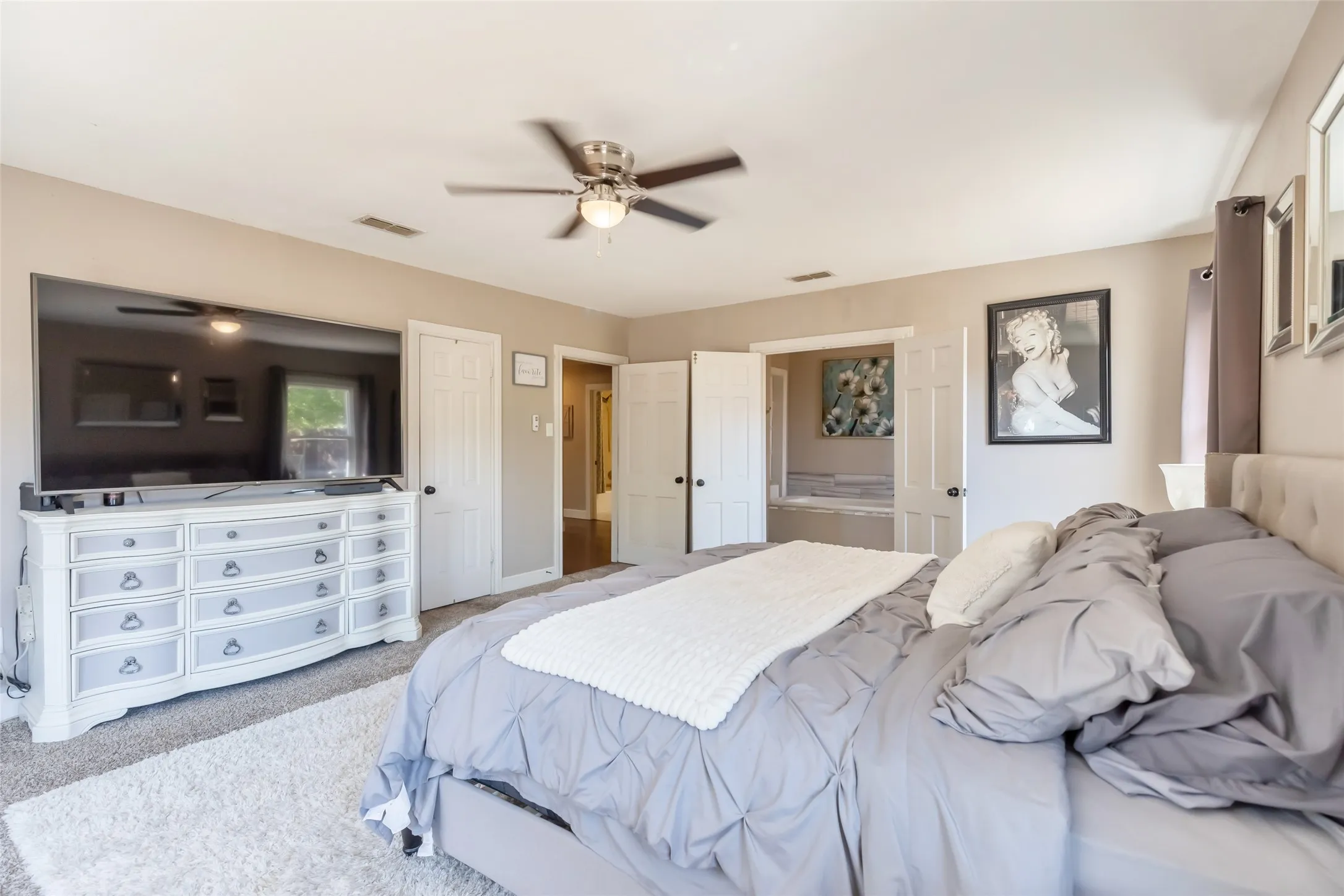Single Family Residence For Sale in Taylor County , 1208 Lytle Way Circle, Abilene, Texas 79602, 3 Bedroom, 2 Bathroom, 2 Garage spaces, 2,499 Sqft, built in 1965, mls#21377118, Real Estate Agent in Abilene, Homes For Sale in Taylor county, Homes For Sale in Abilene, Realtor in Abilene Texas, Real Estate Brokerage Independent Realty Texas, Luminita Cordes Realtor